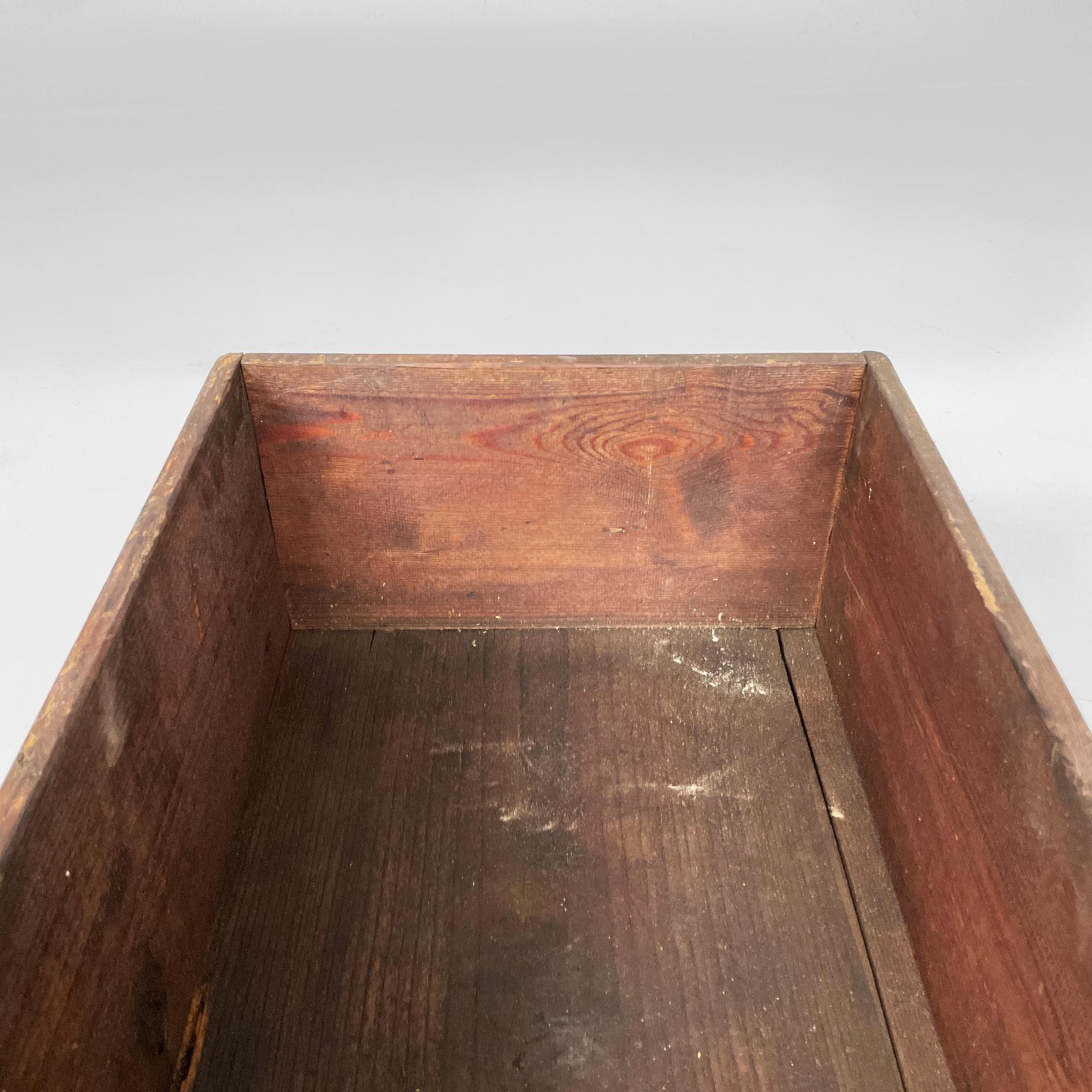 Italian industrial wooden rectangular crates or boxes, 1920s For Sale 3