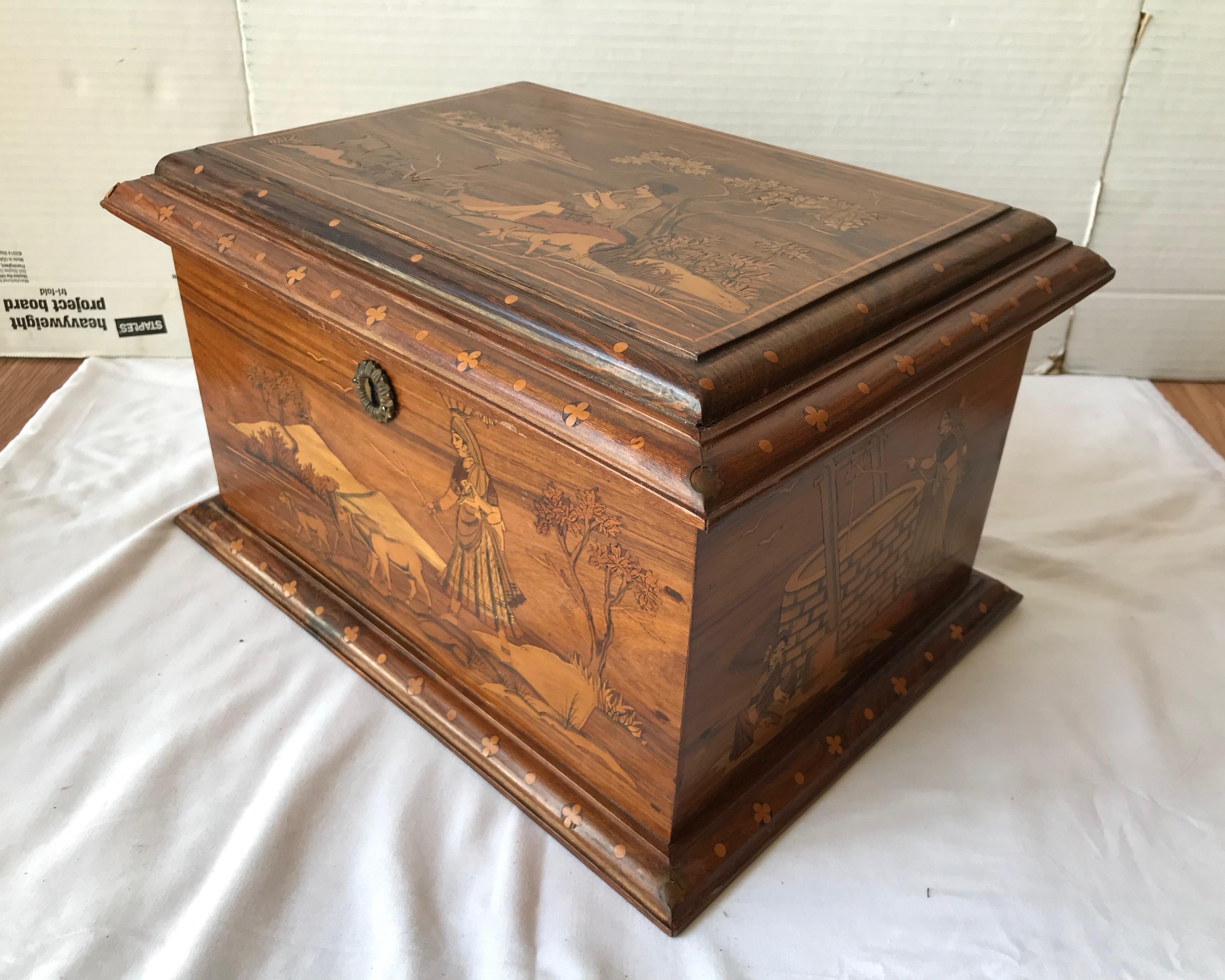 Italian Inlaid Document Box In Good Condition For Sale In West Palm Beach, FL
