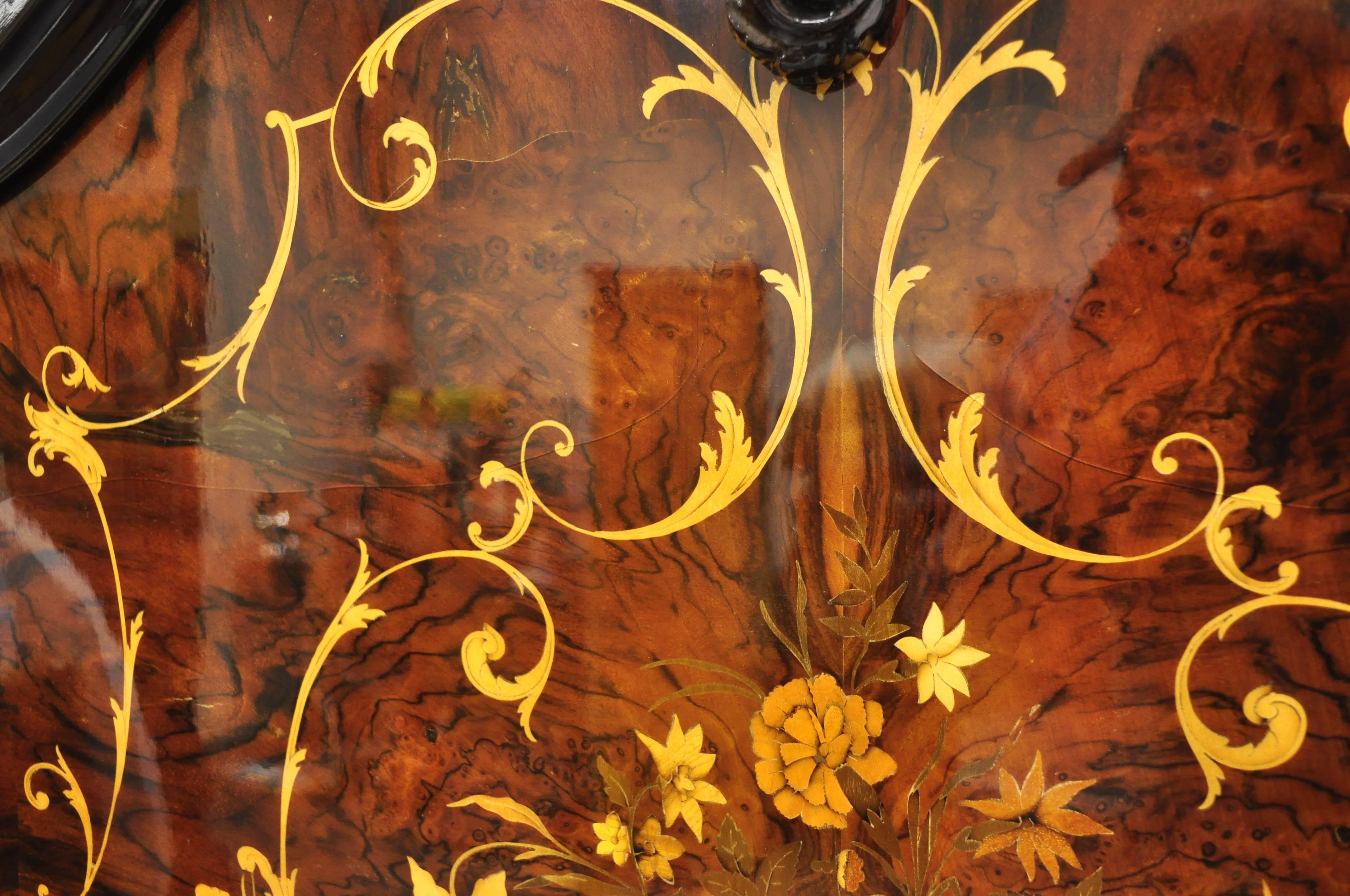 Tête de lit king-size de style Louis XV français marqueté en Italie par Roma Furniture 4