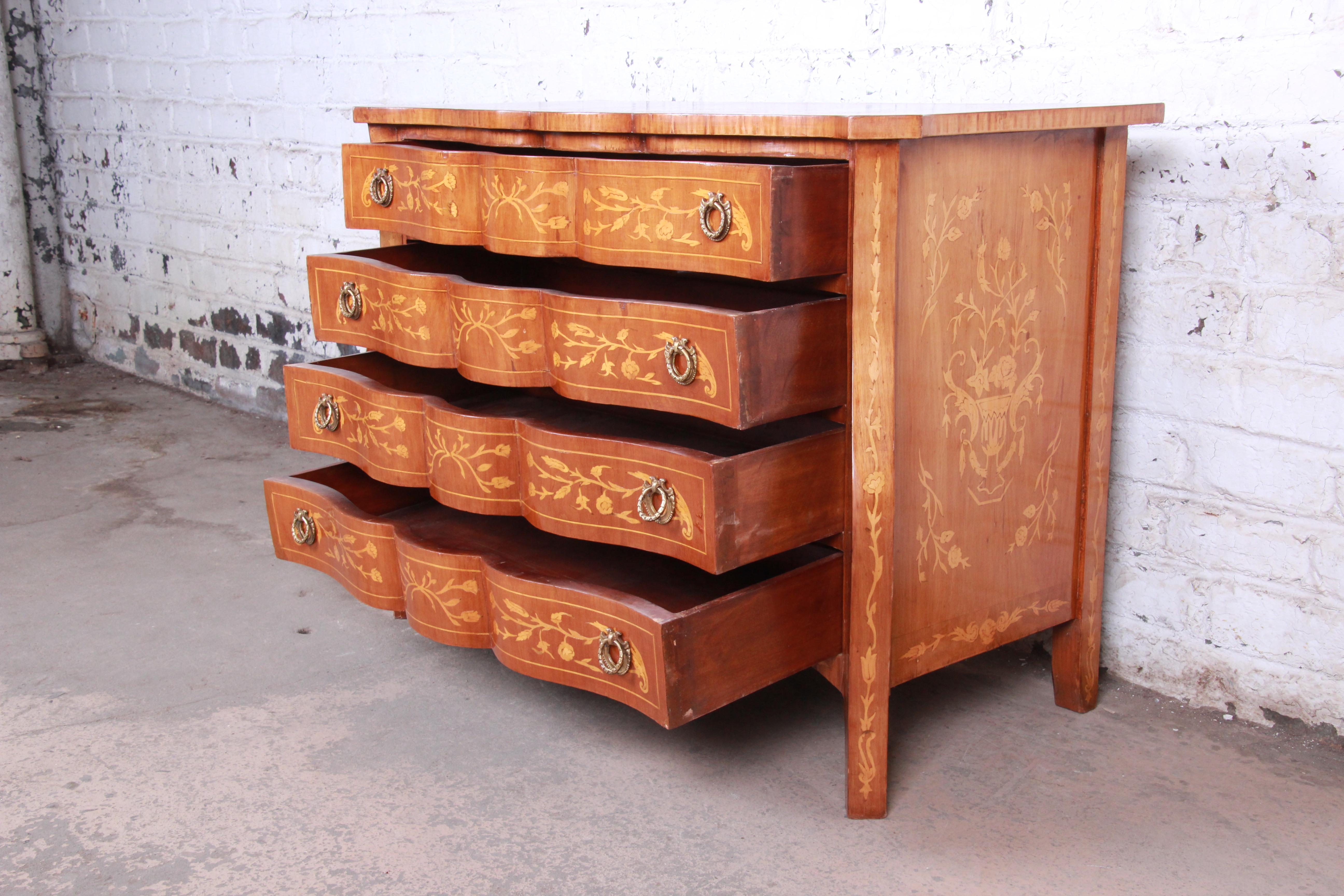Italian Inlaid Marquetry Mahogany Chest of Drawers or Commode, circa 1930s 5