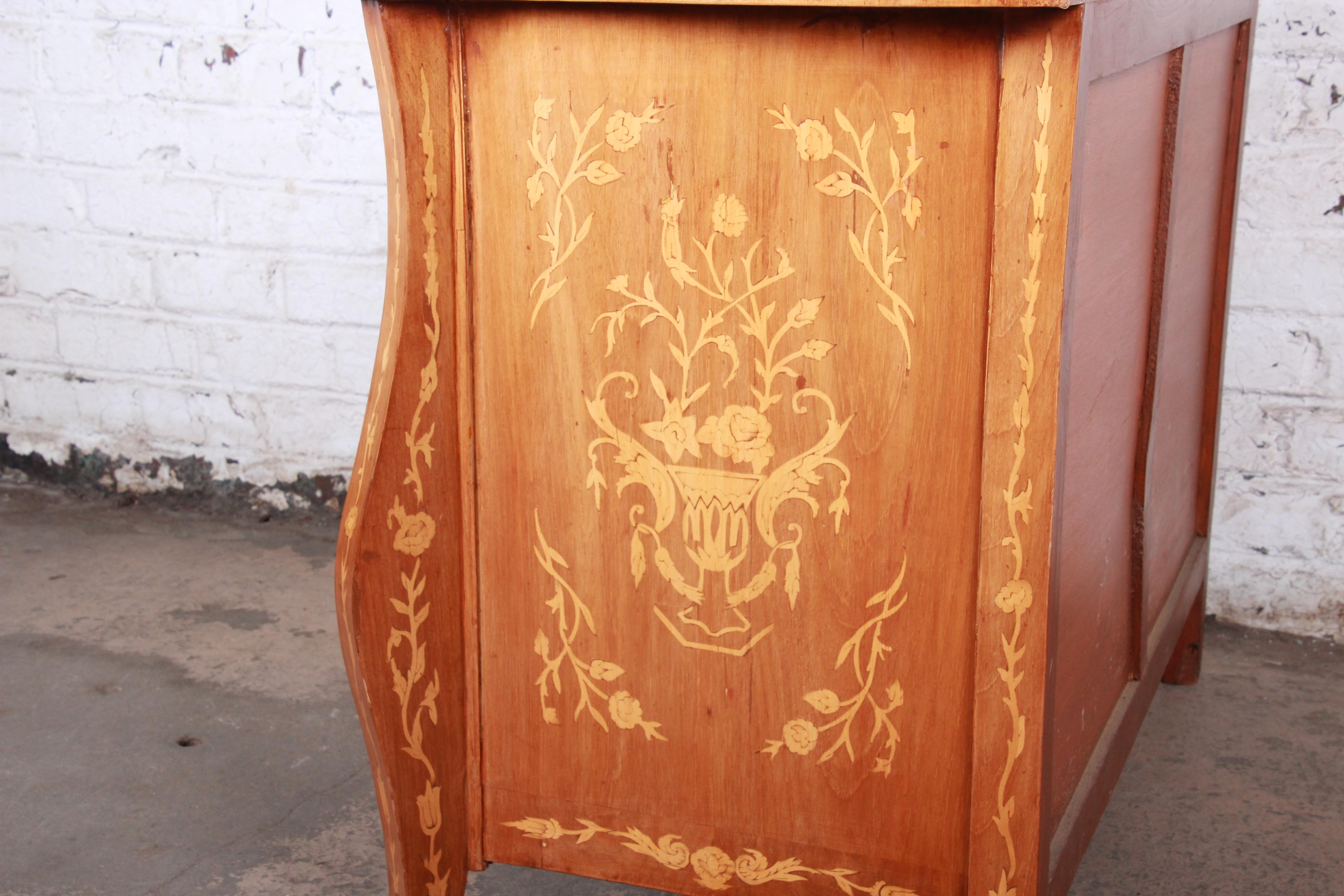 Italian Inlaid Marquetry Mahogany Chest of Drawers or Commode, circa 1930s 8