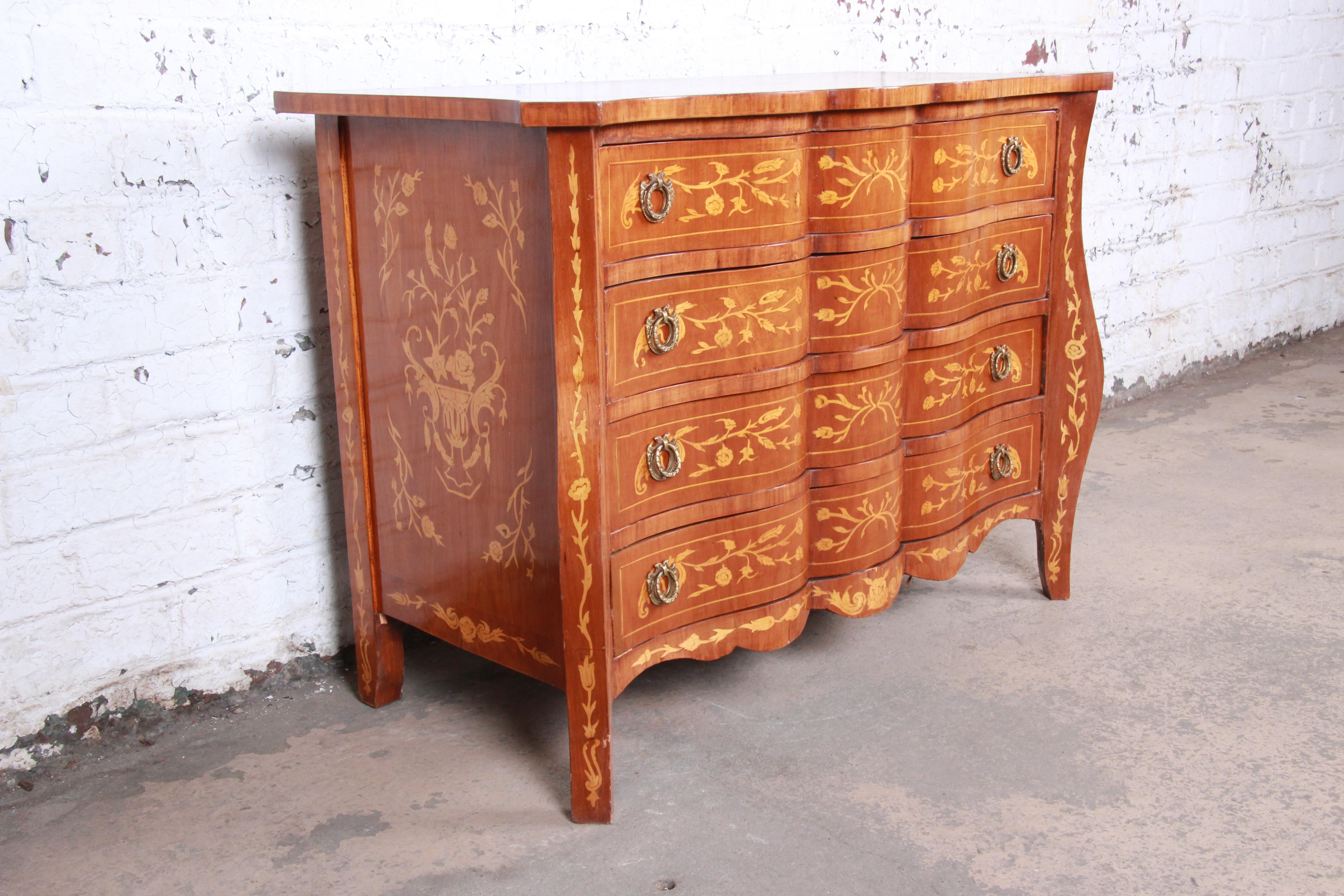 Mid-20th Century Italian Inlaid Marquetry Mahogany Chest of Drawers or Commode, circa 1930s