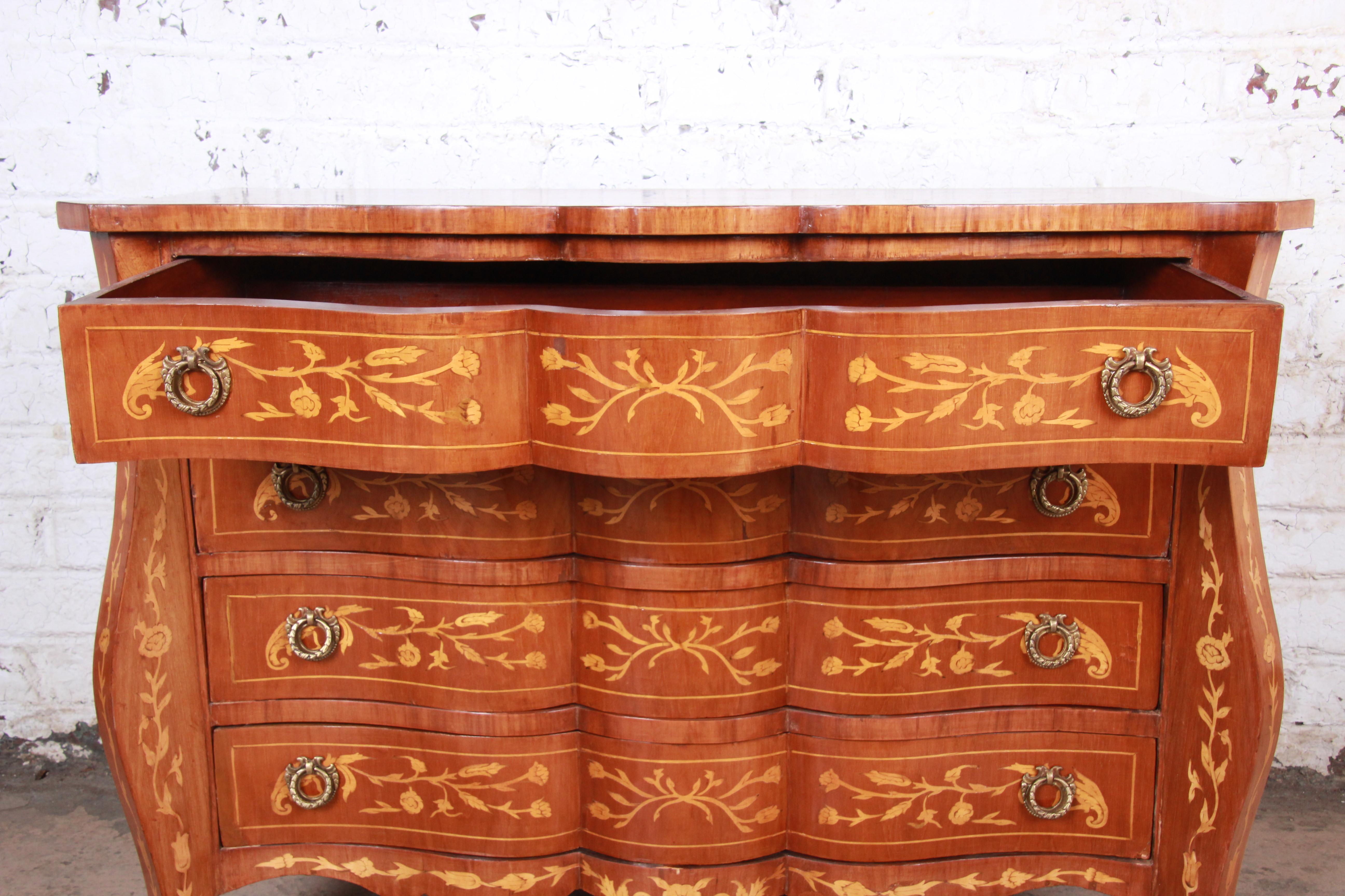 Italian Inlaid Marquetry Mahogany Chest of Drawers or Commode, circa 1930s 3