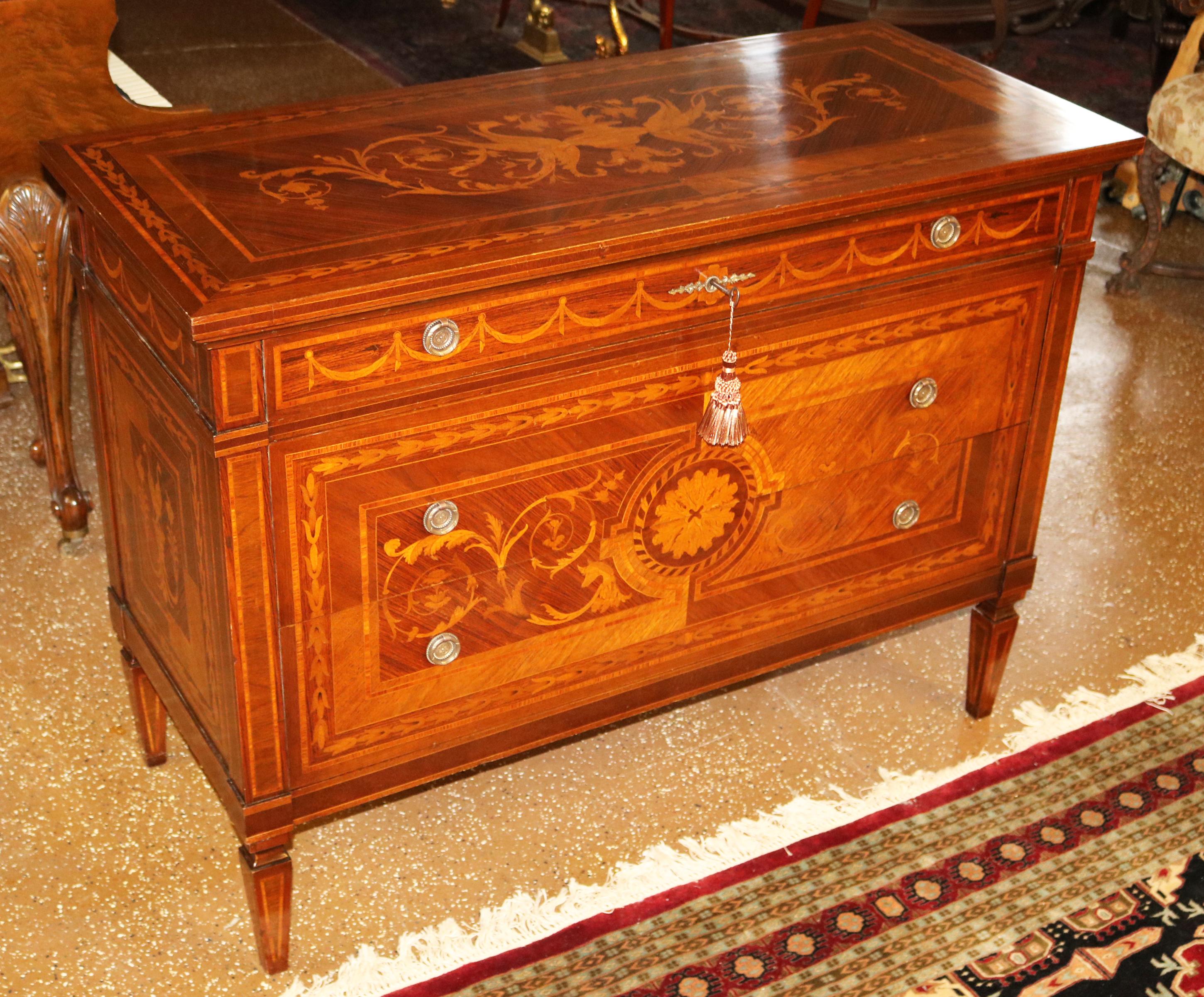 Italian Inlaid Rosewood Commode Dresser Chest of Drawers In Good Condition For Sale In Long Branch, NJ