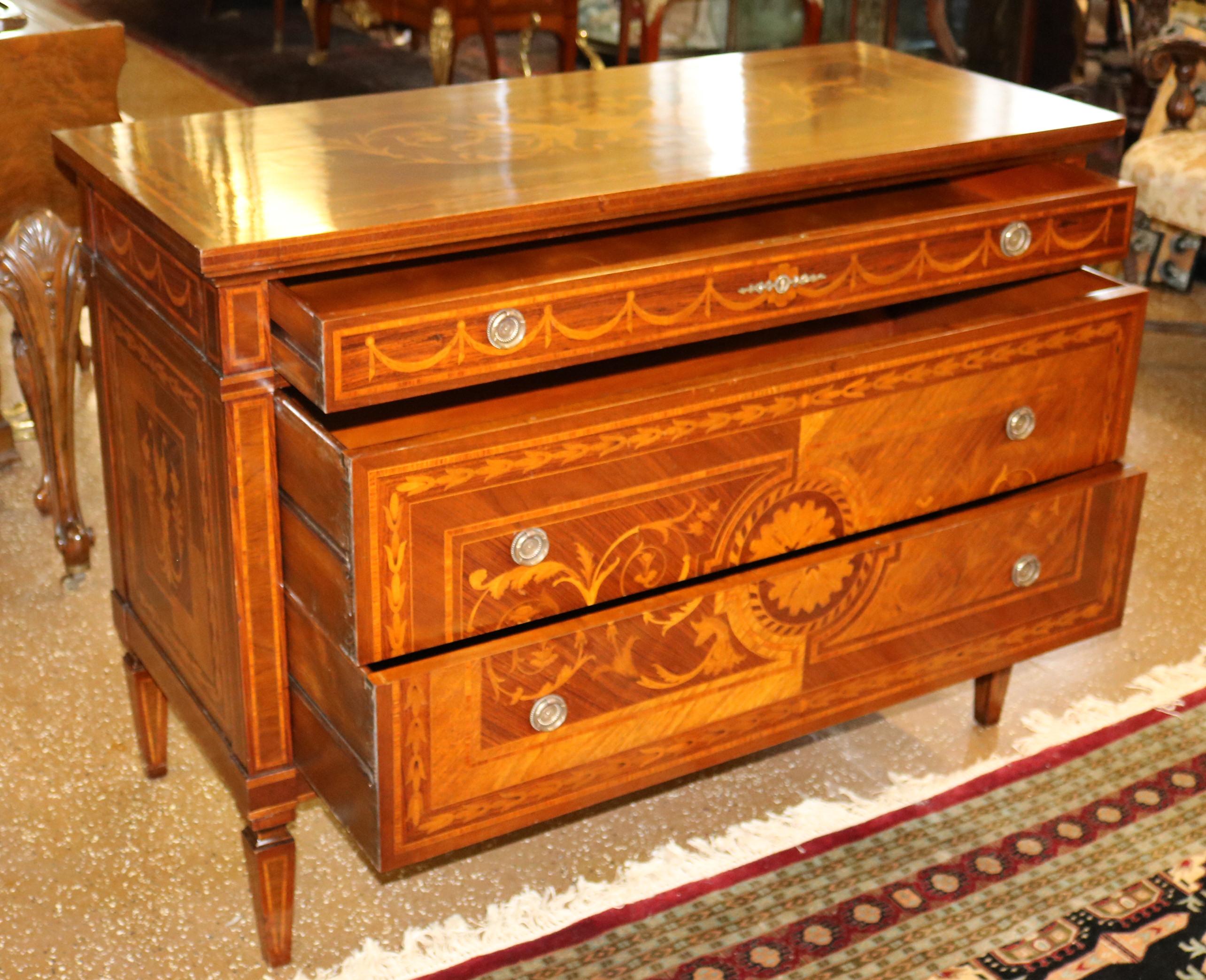 Italian Inlaid Rosewood Commode Dresser Chest of Drawers For Sale 3