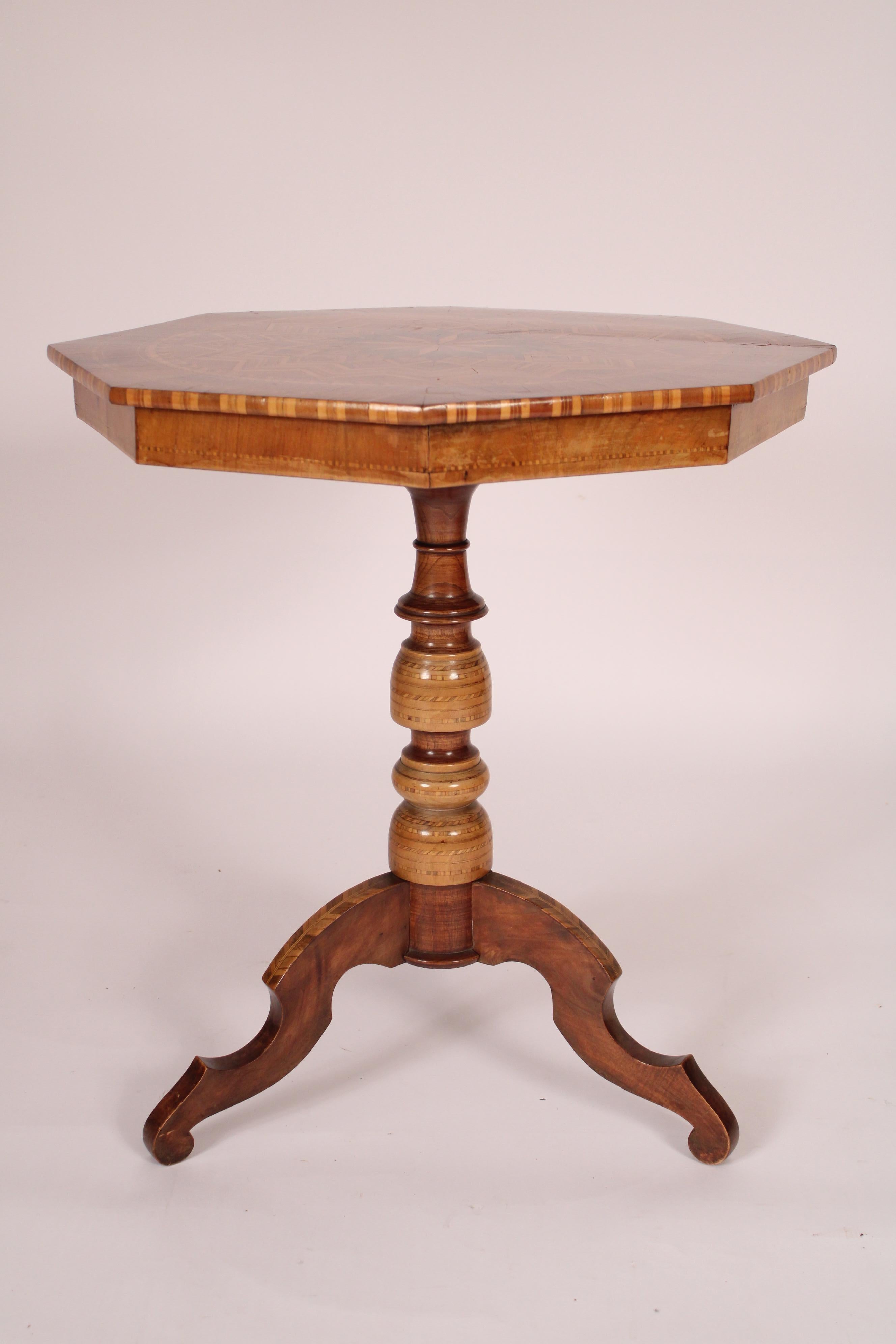 Mid-20th Century Italian Inlaid Side Table with an Octagonal Top For Sale