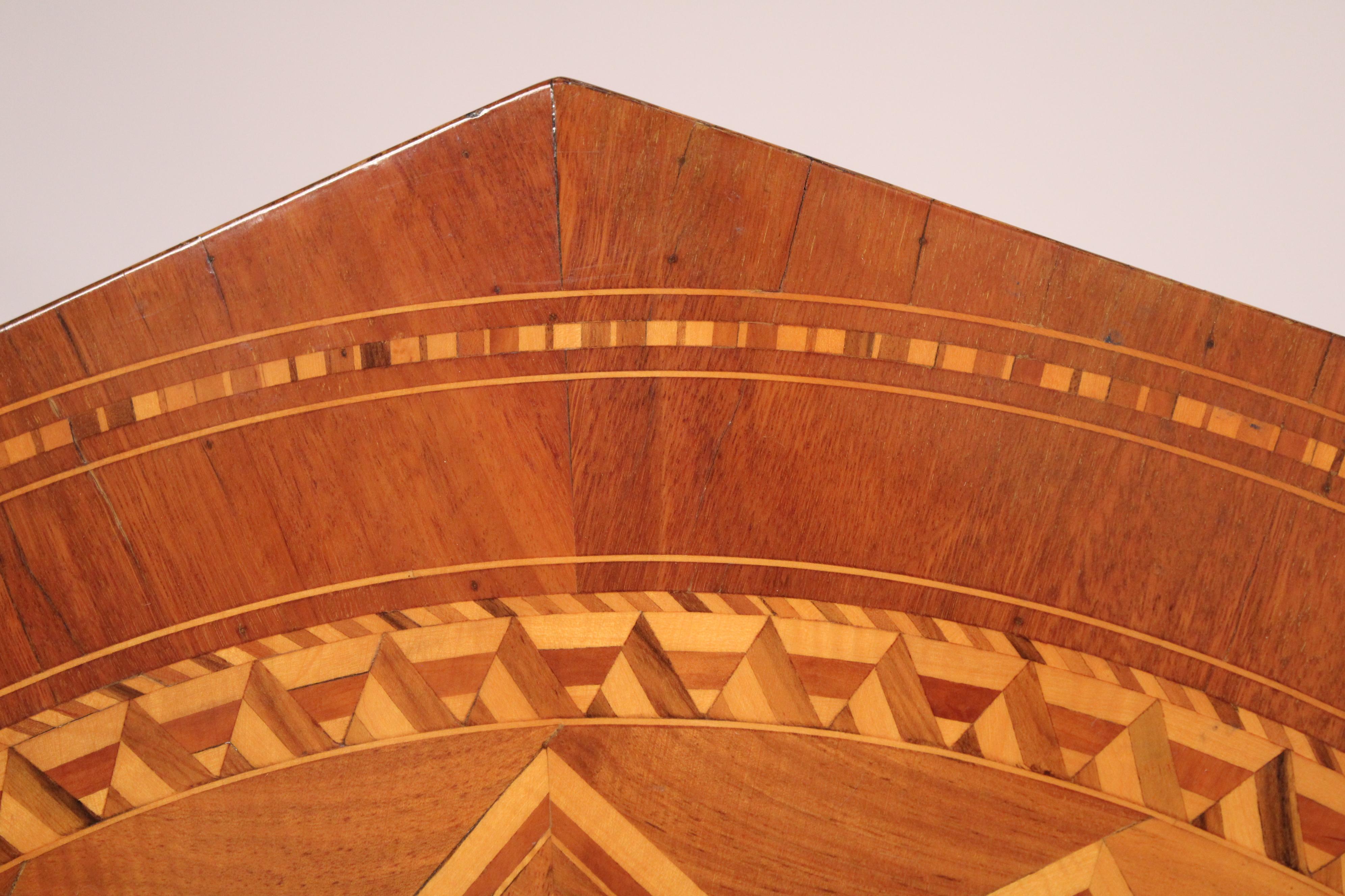 Italian Inlaid Side Table with an Octagonal Top For Sale 2