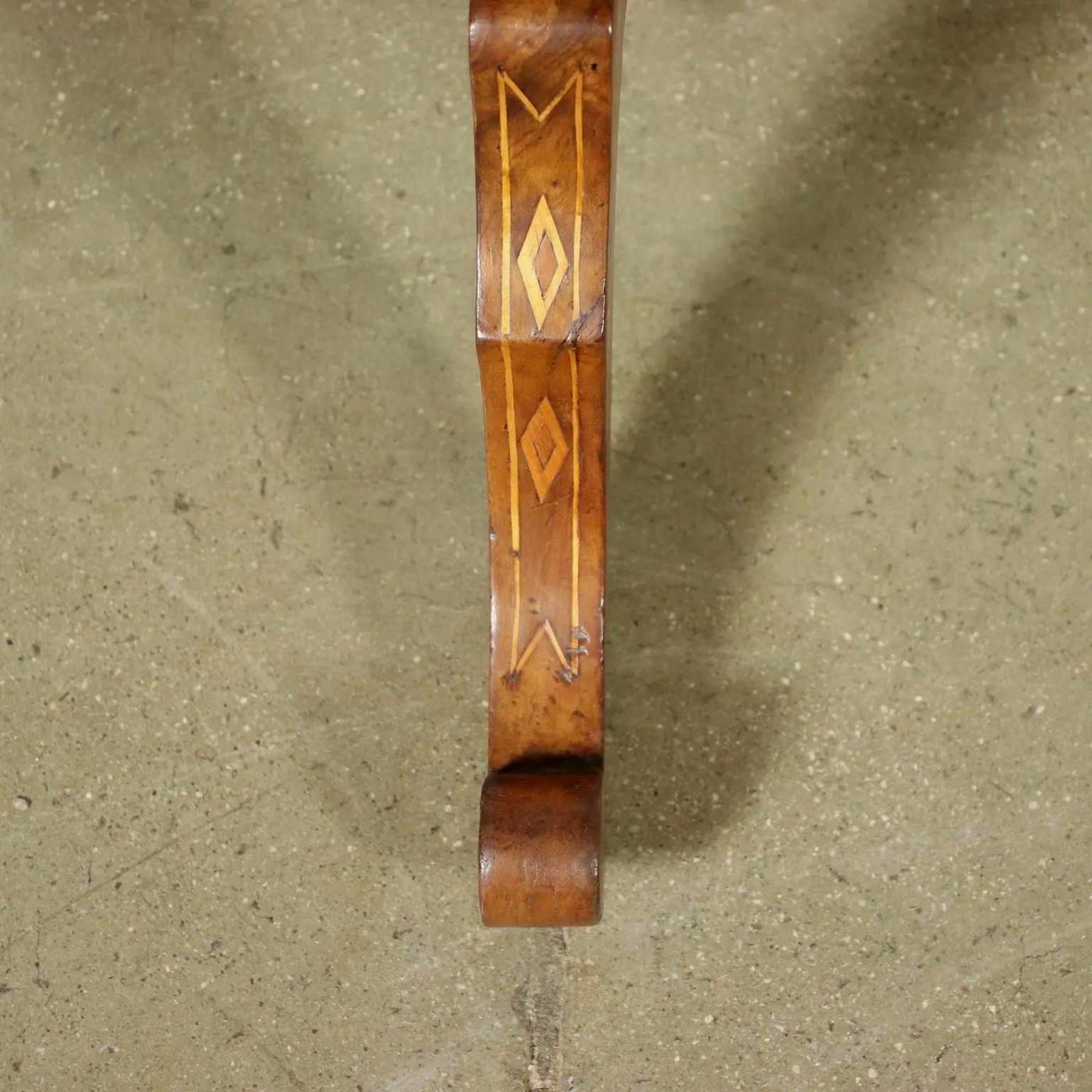 XIX secolo Tavolo intarsiato italiano - CIRCA 1800 in vendita