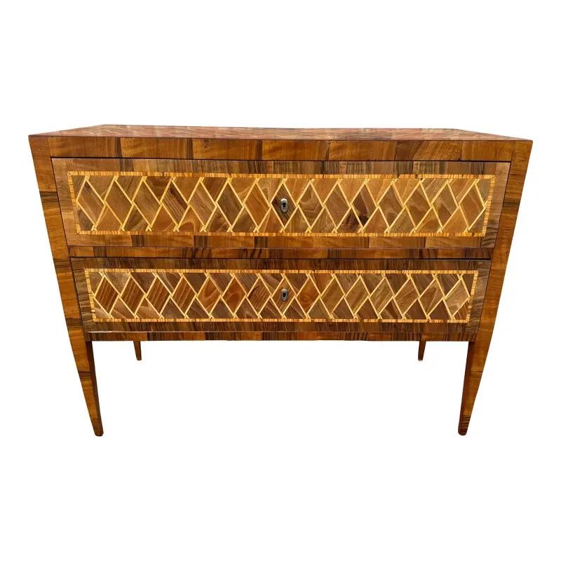 Comò/cassa in legno intarsiato italiano in vendita 4