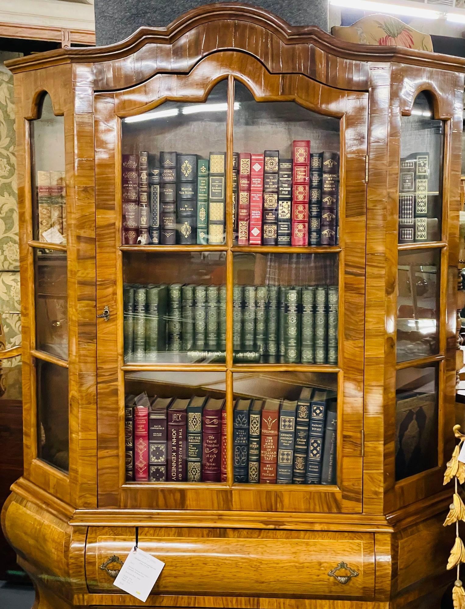 Armoire, bibliothèque, vitrine ou placard baroque italien en bois de ronce vénitien marqueté en vente 10