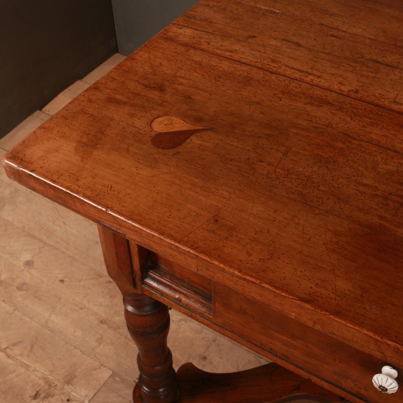 Italian Inlaid Walnut Center Table In Good Condition In Leamington Spa, Warwickshire