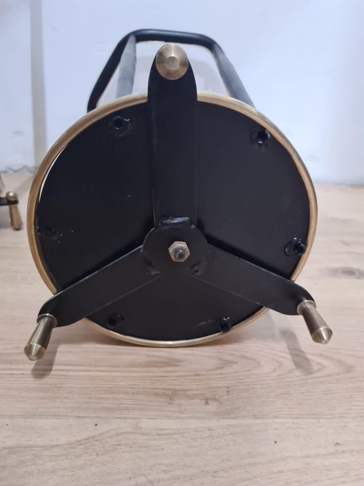 Laiton Stand Umbrella italien en fer et laiton des années 1960 en vente