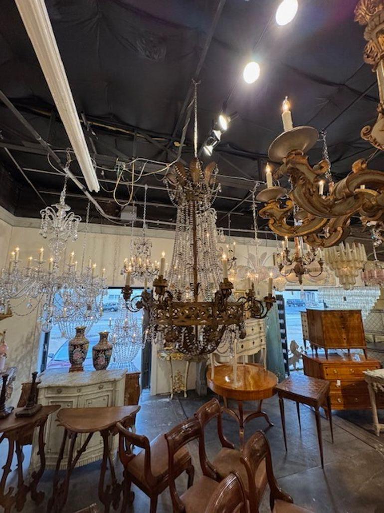 Lampadario italiano in ferro e cristallo in vendita 4