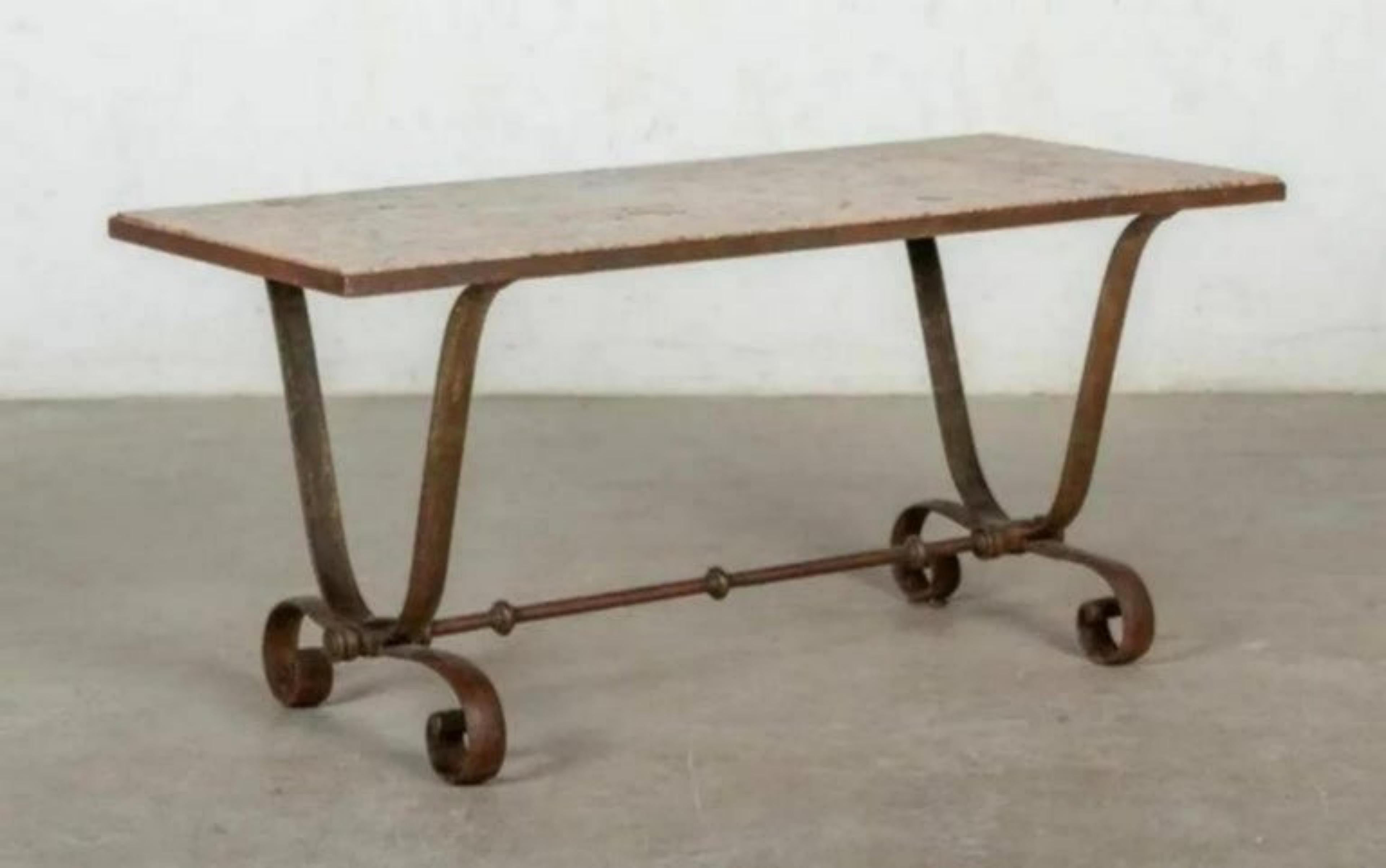Title: Italian iron and marble table
Date/Period: XX century
Dimension: 51cm x 111cm x 51cm
Materials: iron and marble.
Additional information: Original Italian table from the 900´s 20th century. Italian private origin.

