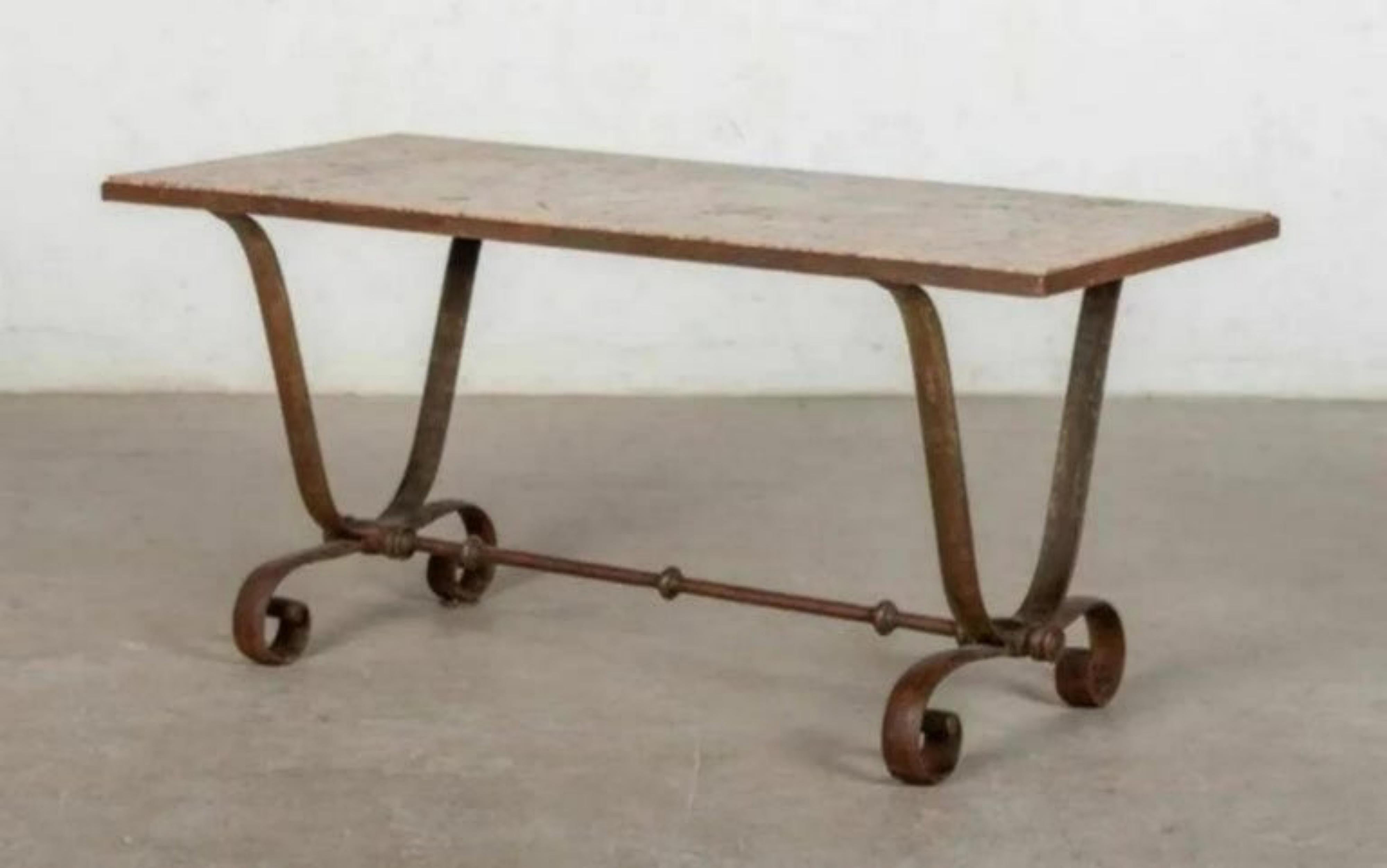 Fer Table italienne en fer et marbre, 20e siècle en vente