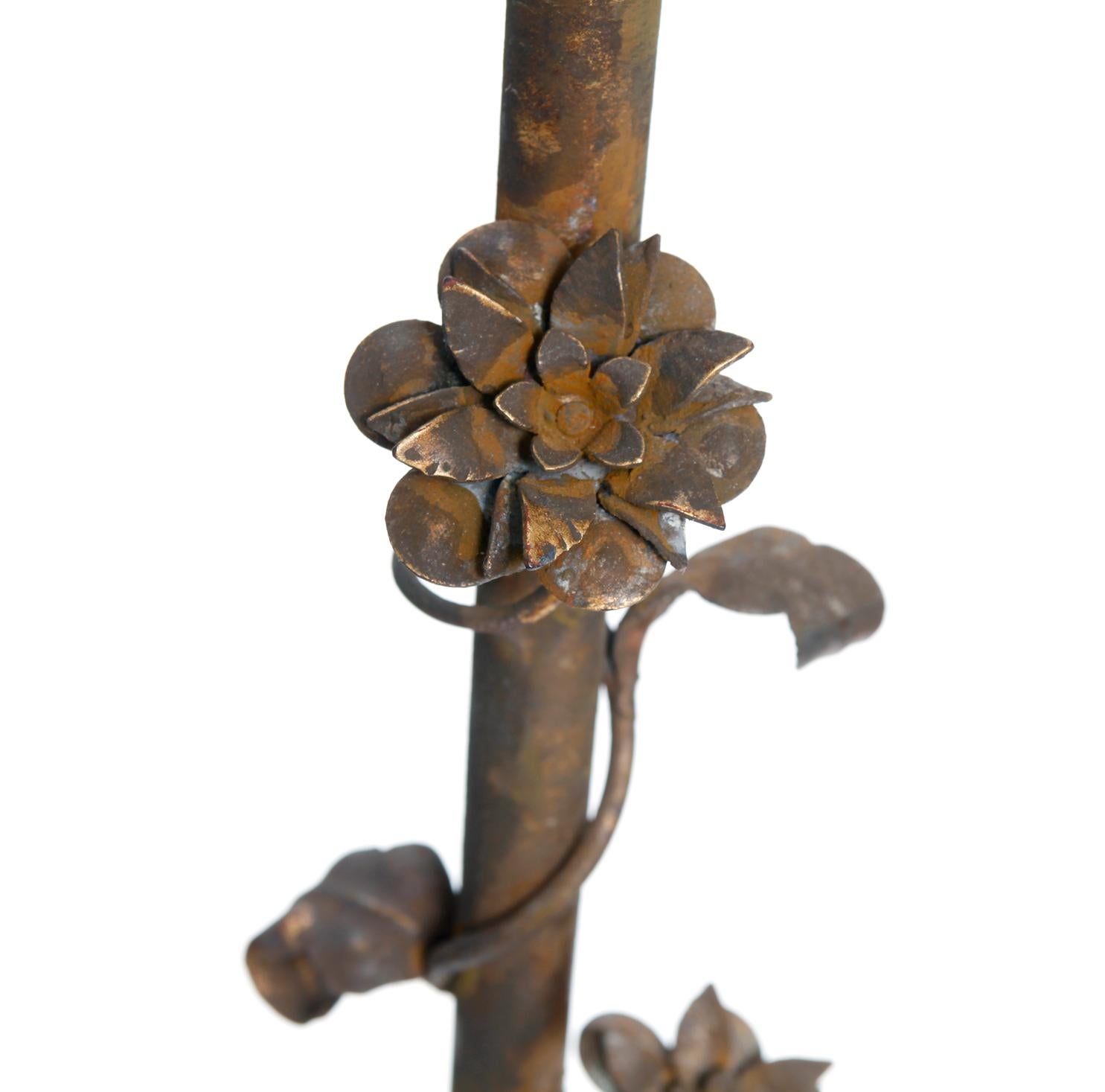 Italian Iron Floor Lamp with Patinaed Rusty Finish In Good Condition For Sale In Malibu, CA