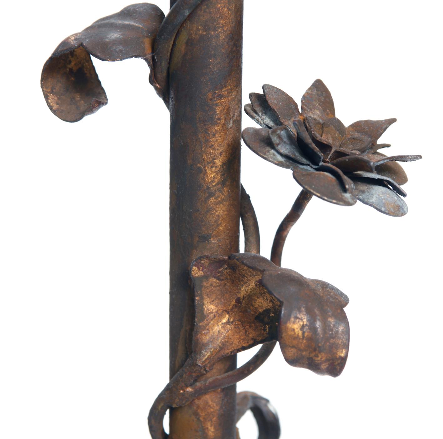 20th Century Italian Iron Floor Lamp with Patinaed Rusty Finish For Sale