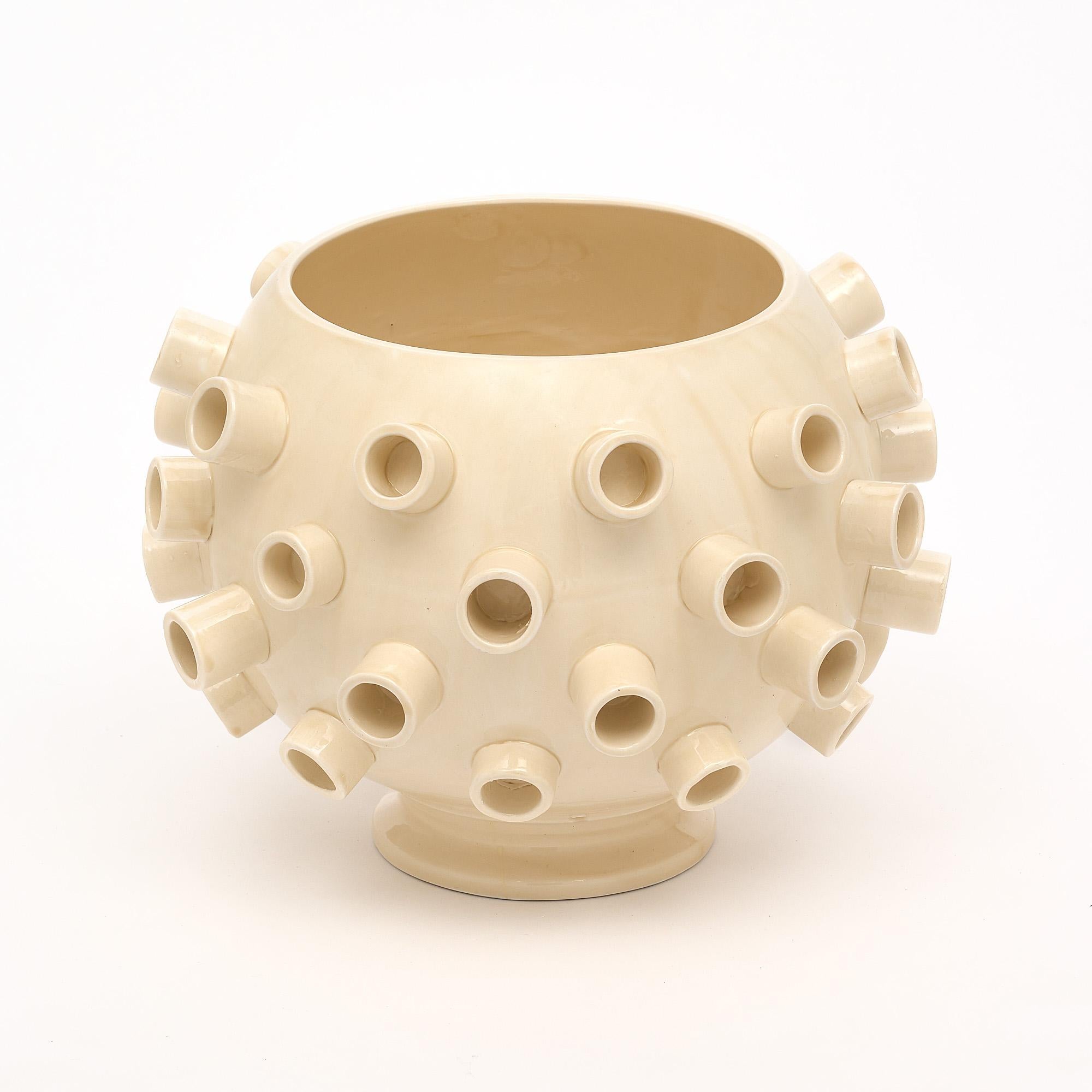 Mid-Century Modern Italian Ivory Ceramic Pair of Vases For Sale