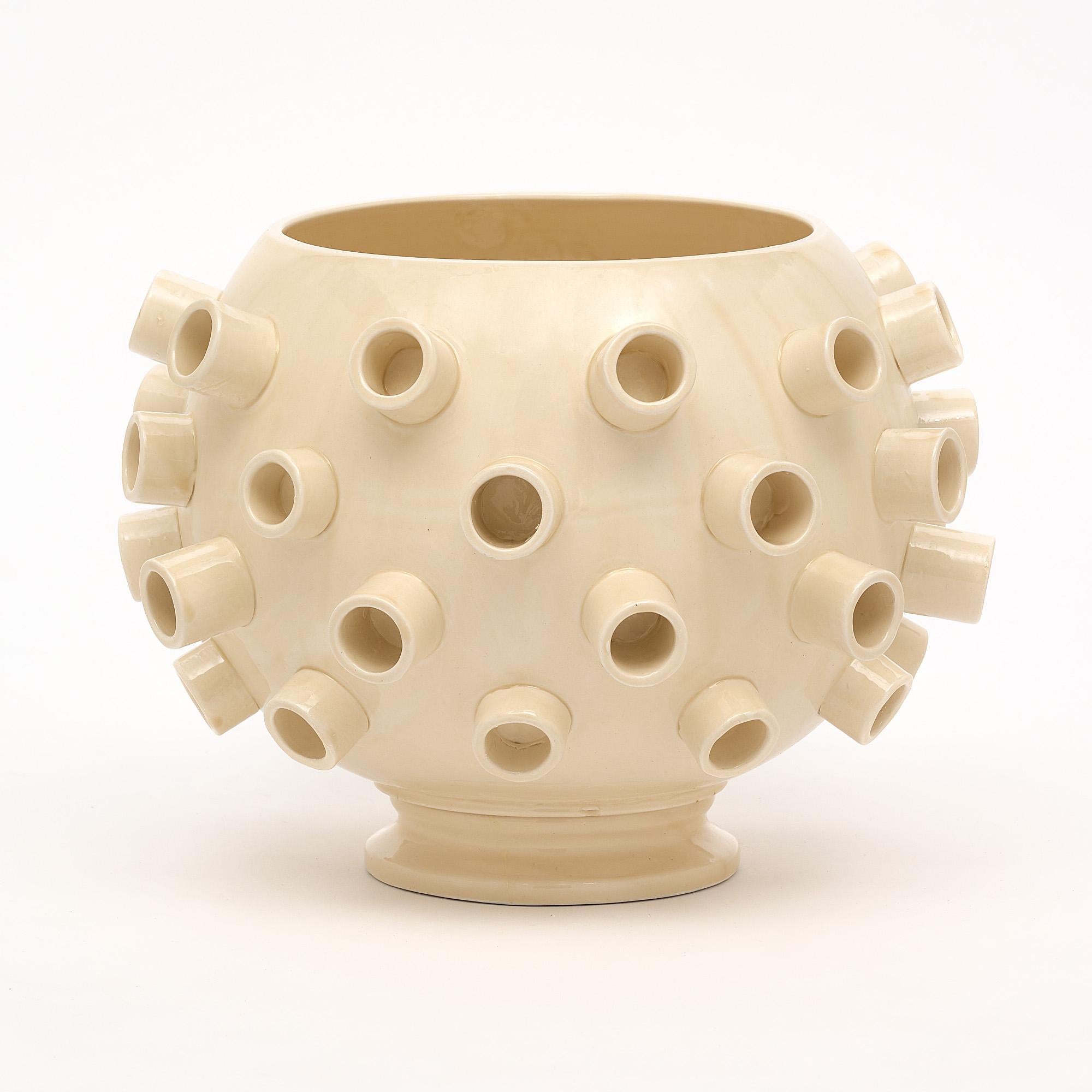 Italienisches Elfenbein-Keramik-Vasen-Paar im Zustand „Neu“ im Angebot in Austin, TX