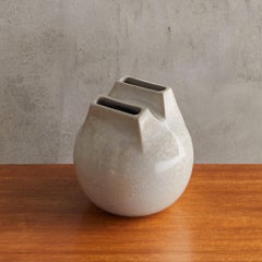 Vaso a fischietto in ceramica avorio italiana di Franco Bucci per Laboratorio Pesaro, anni '70