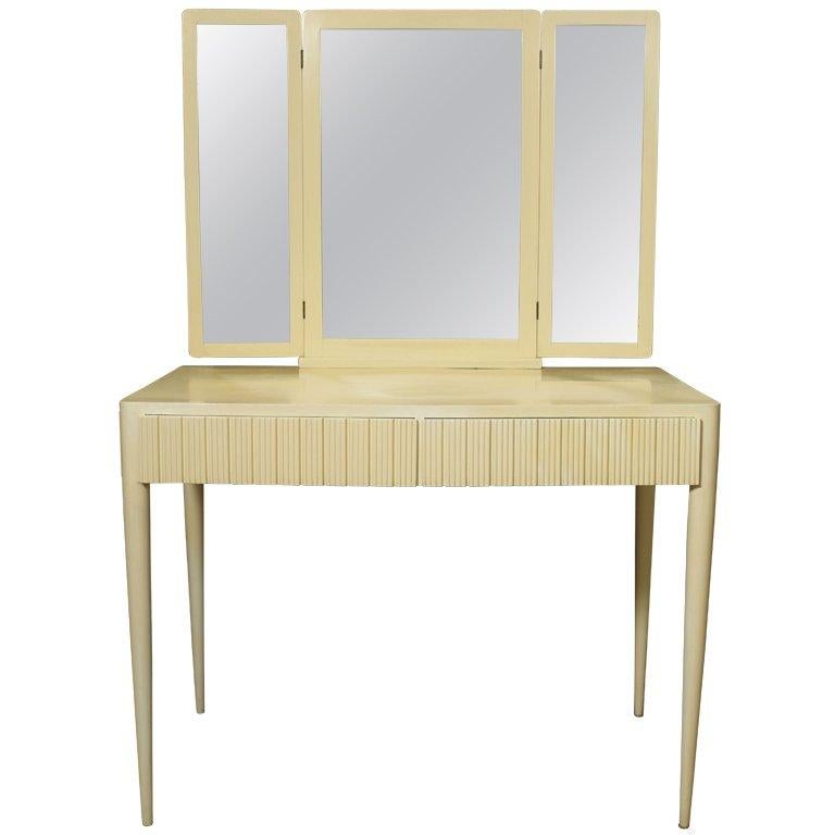 Coiffeuse italienne laquée ivoire