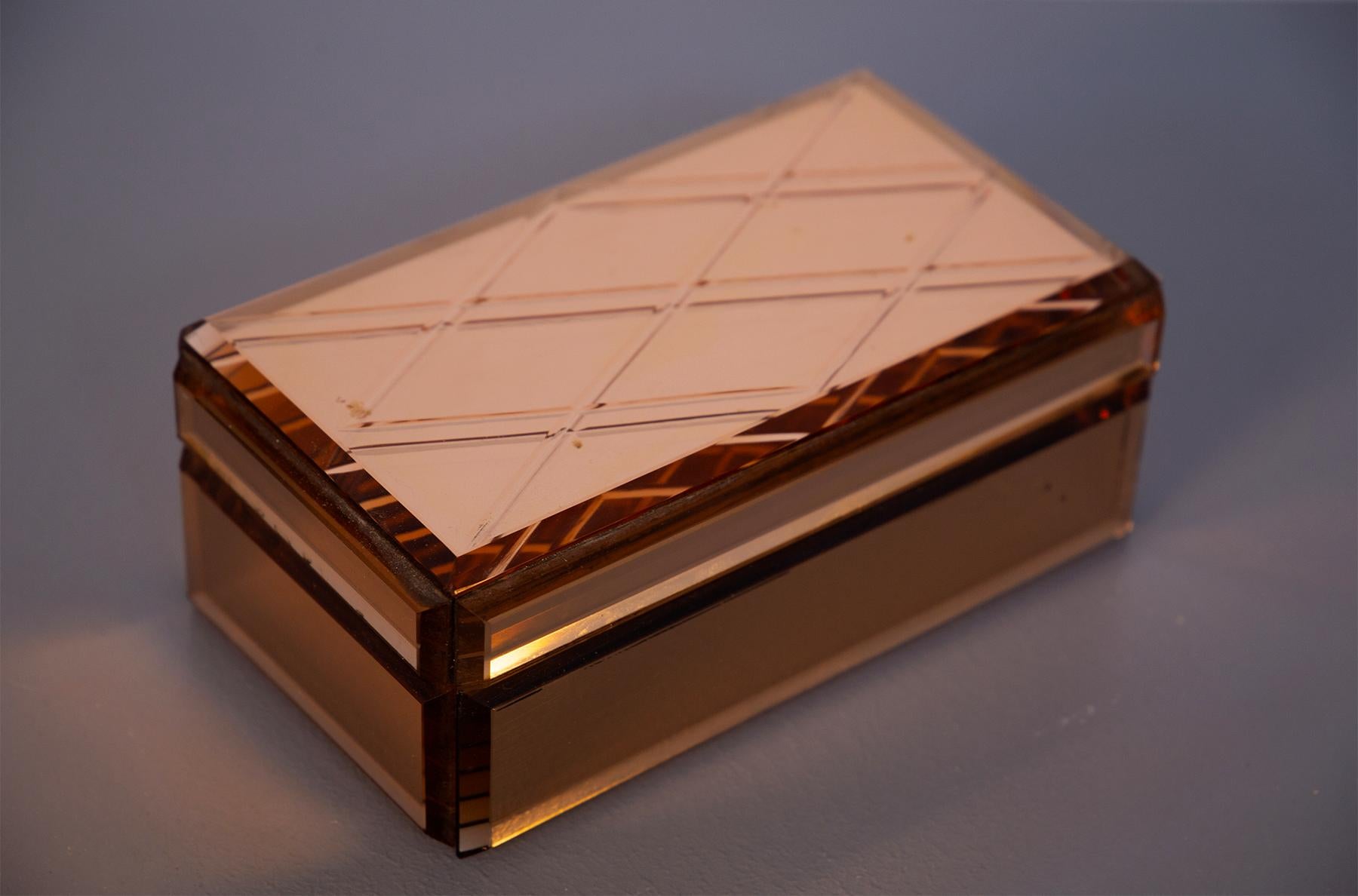 Italian Jewelry Box by Fontana Arte in Rose Gold Glass, 1950s In Good Condition In Milano, IT