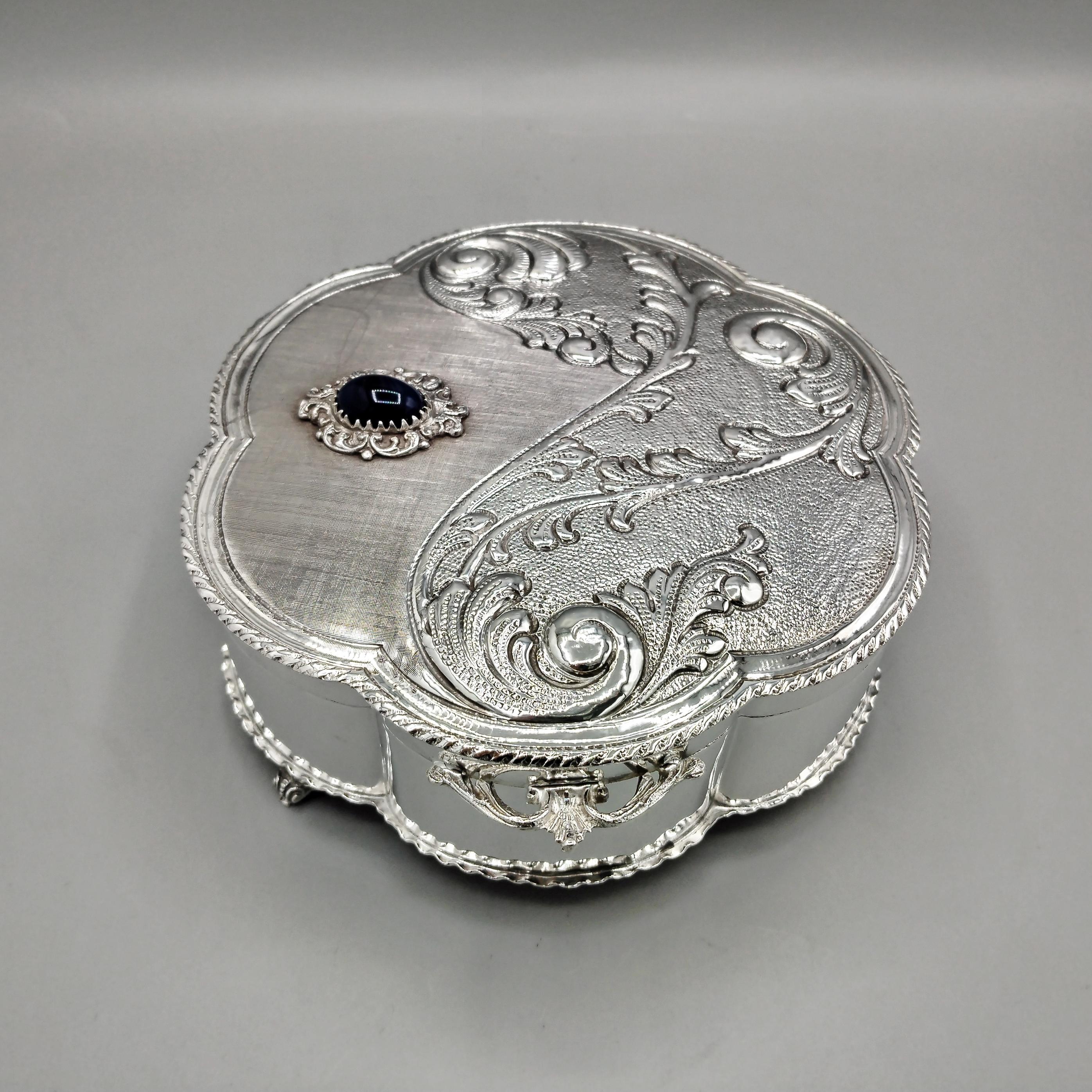 Italian jewelry box in solid 800 silver with hard stone (Barock) im Angebot