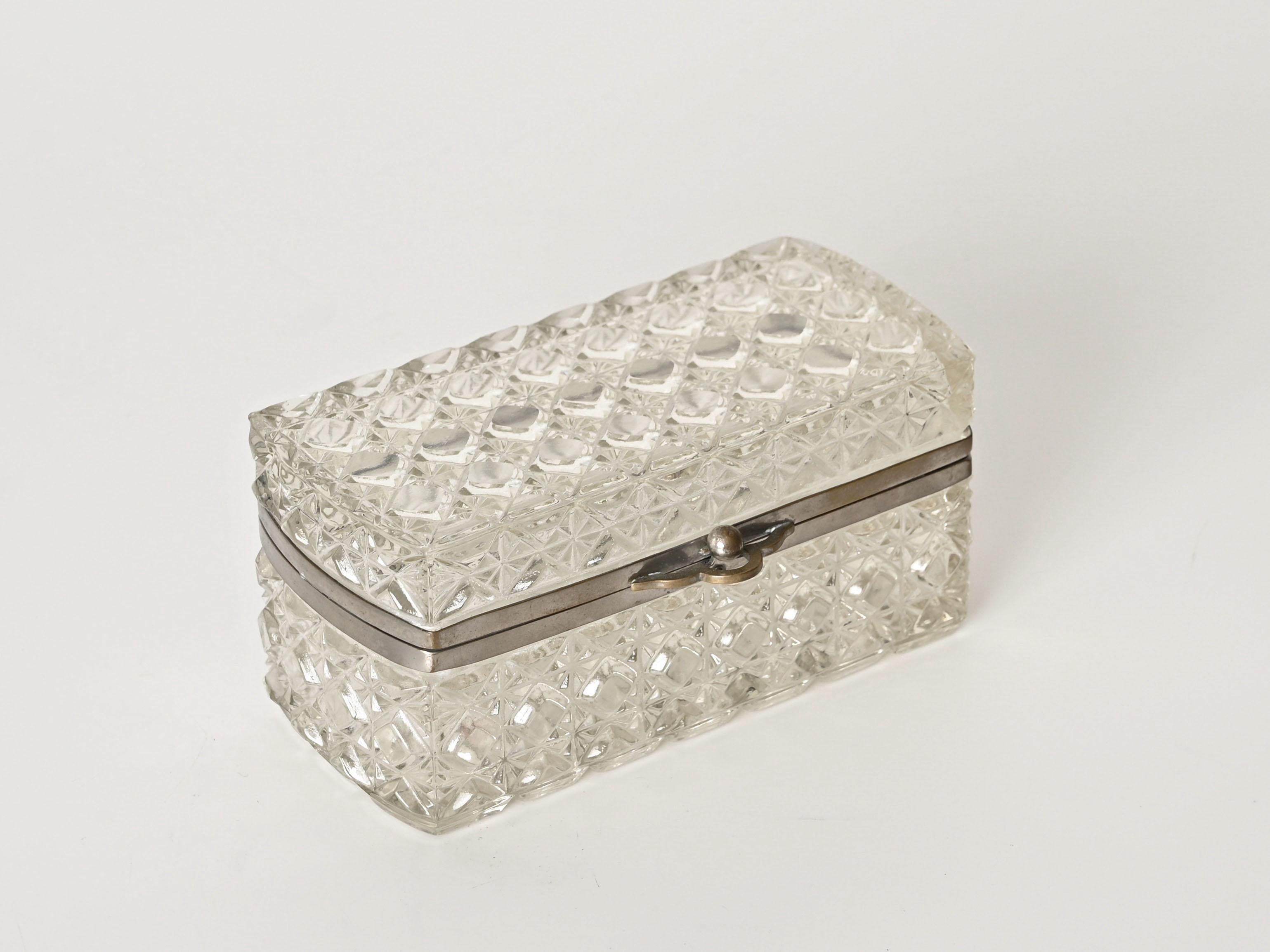 Joyero decorativo italiano de cristal tallado y metal, Italia Años 30 Italiano en venta