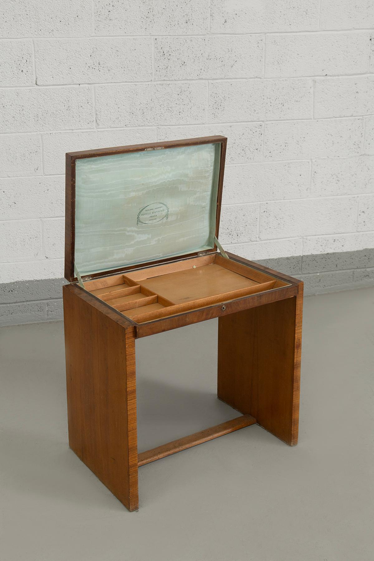 Italian jewelry table branded Fratelli Bortolozzo Padova en vente 6