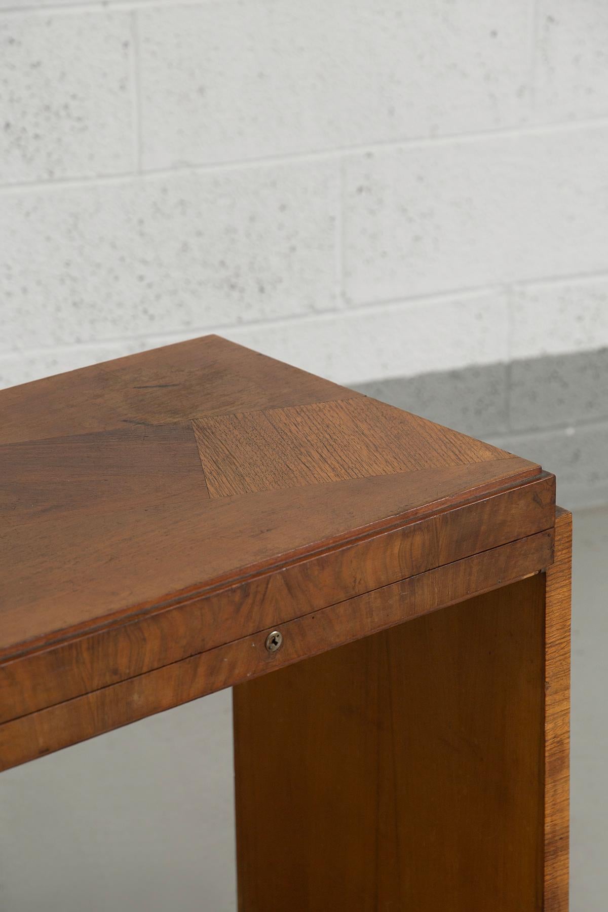 Bois Italian jewelry table branded Fratelli Bortolozzo Padova en vente