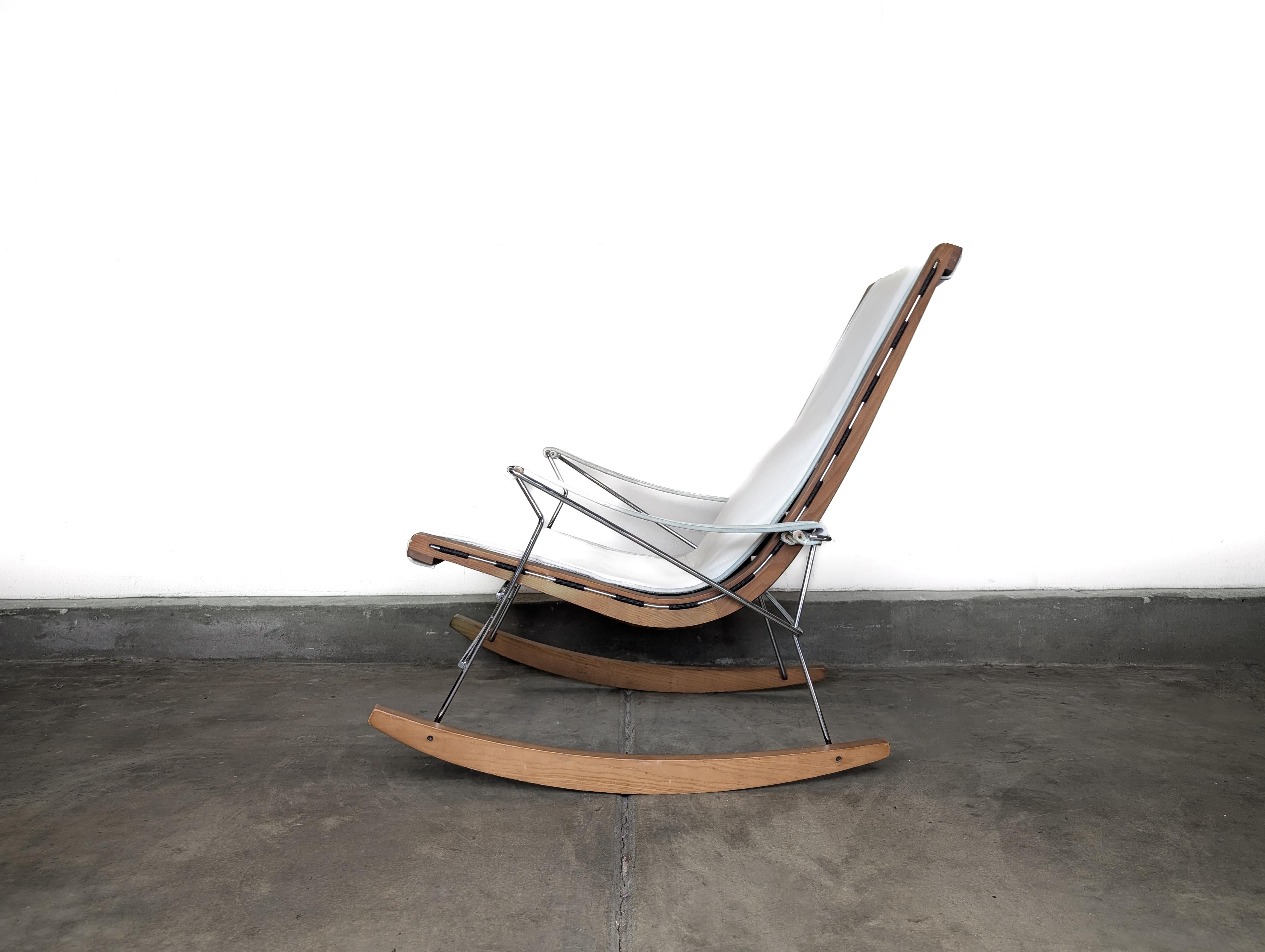 XXI secolo e contemporaneo Italiano J.J. Poltrona a dondolo in pelle di Antonio Citterio per B&B Italia, 2012 in vendita