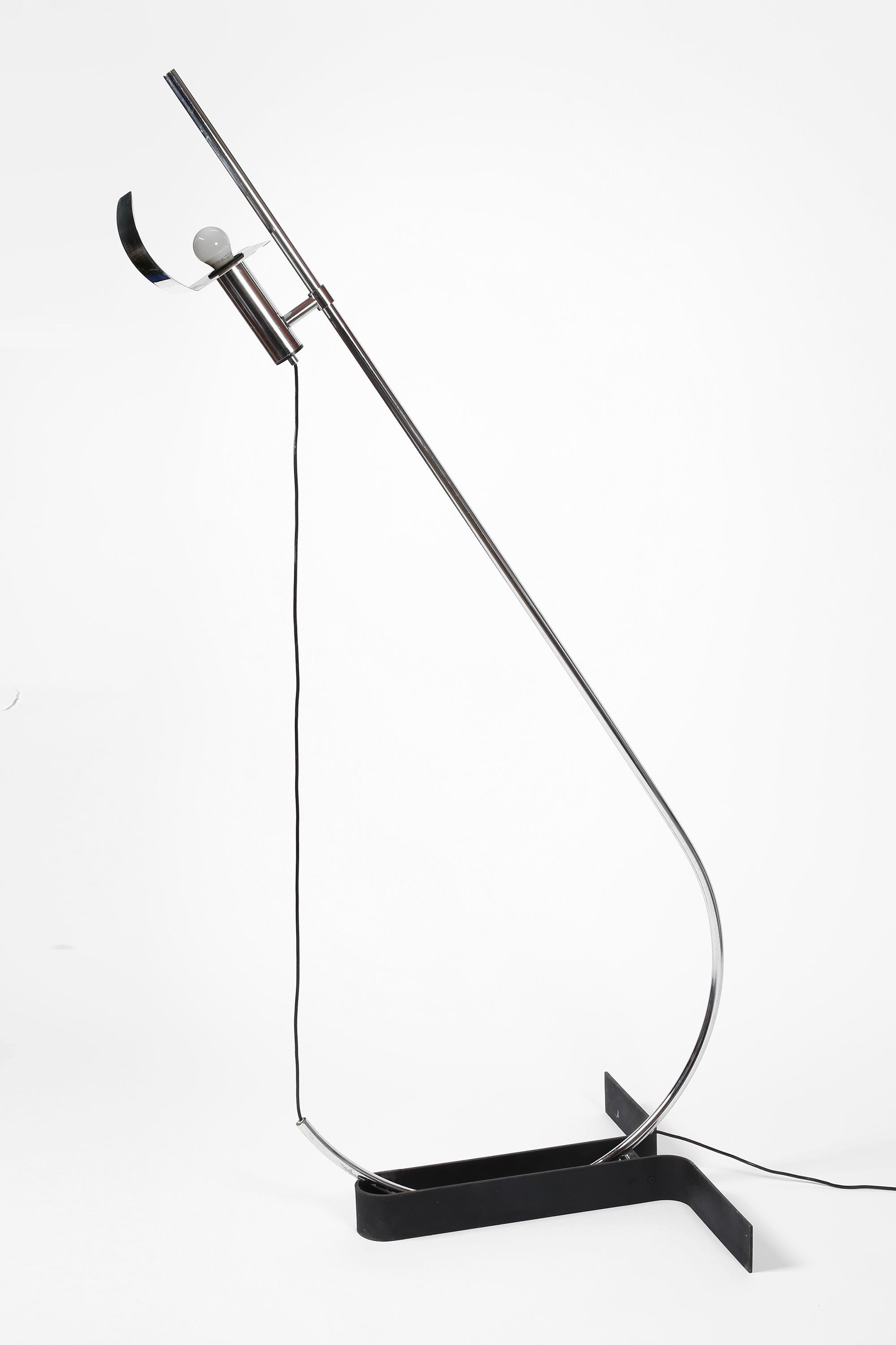 Lampada da terra postmoderna in acciaio 