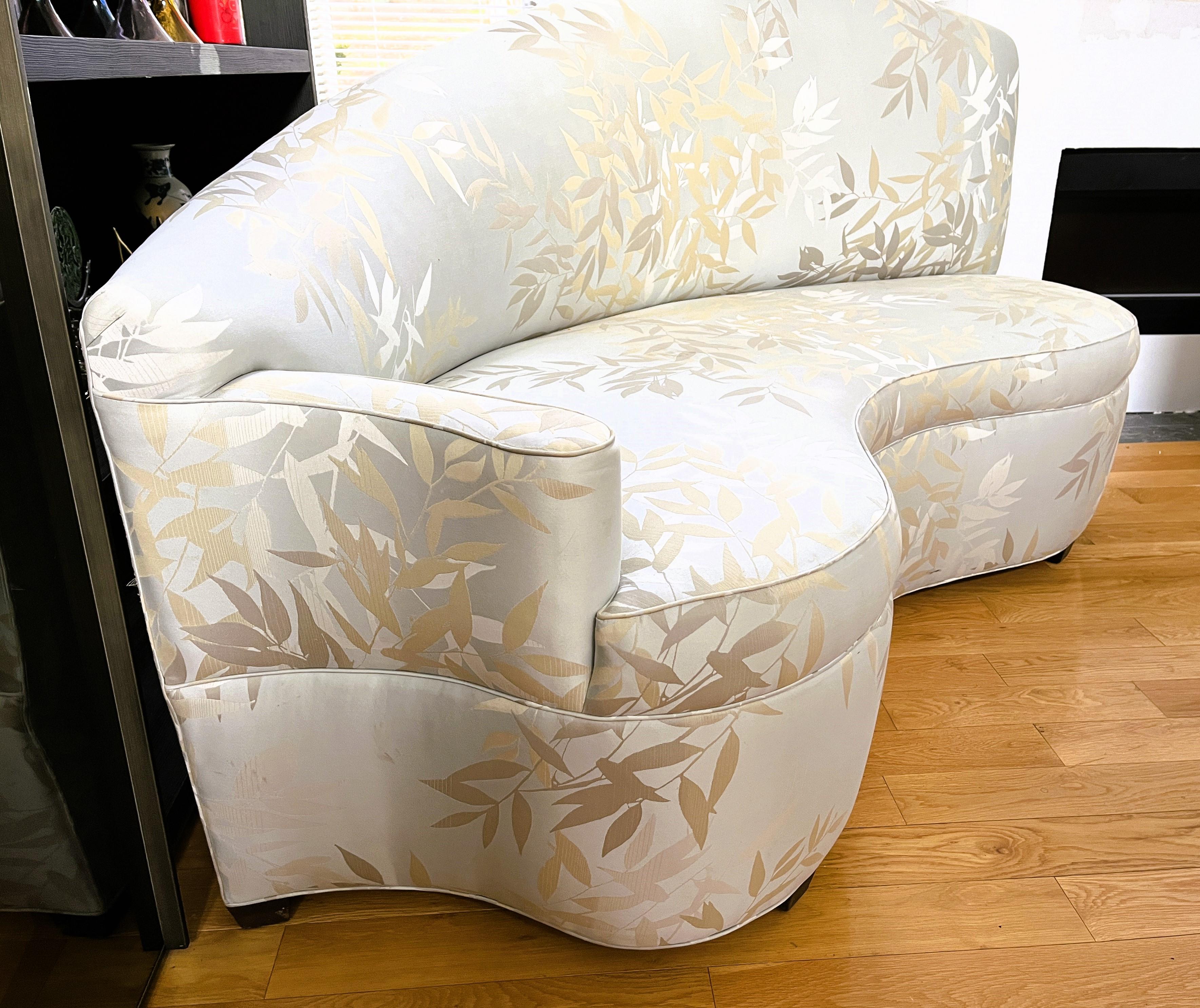 Italian Kidney Shape Sofa with Rising Backrest  In Good Condition For Sale In Southampton, NJ
