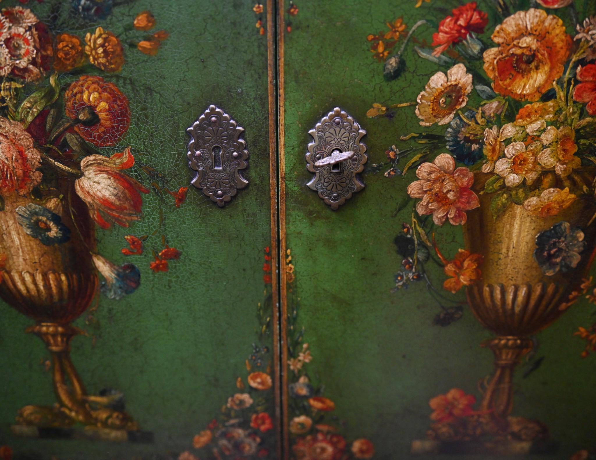 Italian Lacquered Cabinet on Stand Painted Floral Gilt Base For Sale 5
