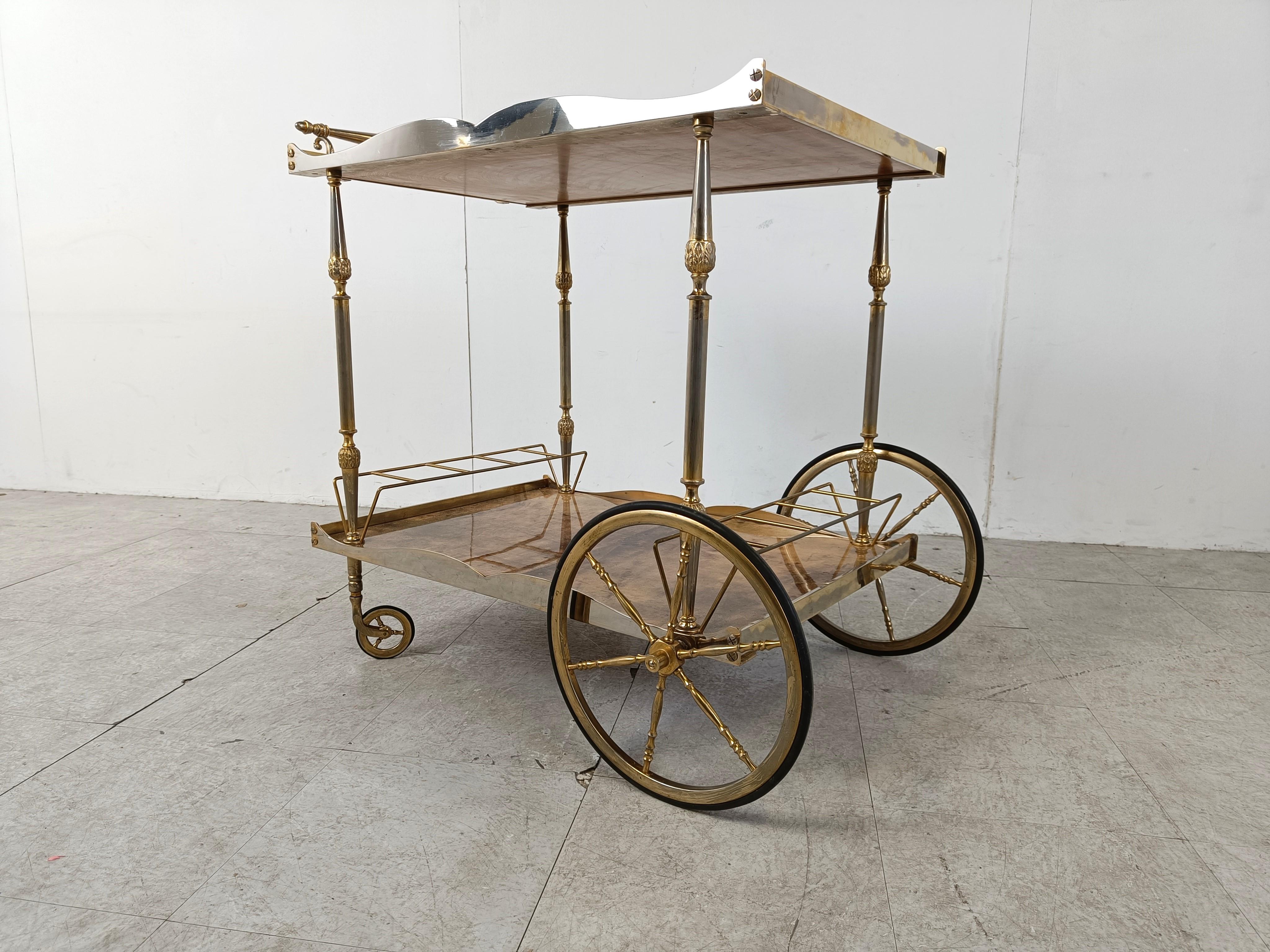 Italian Lacquered Goatskin / Parchment Serving Bar Cart by Aldo Tura, 1960s In Good Condition In HEVERLEE, BE
