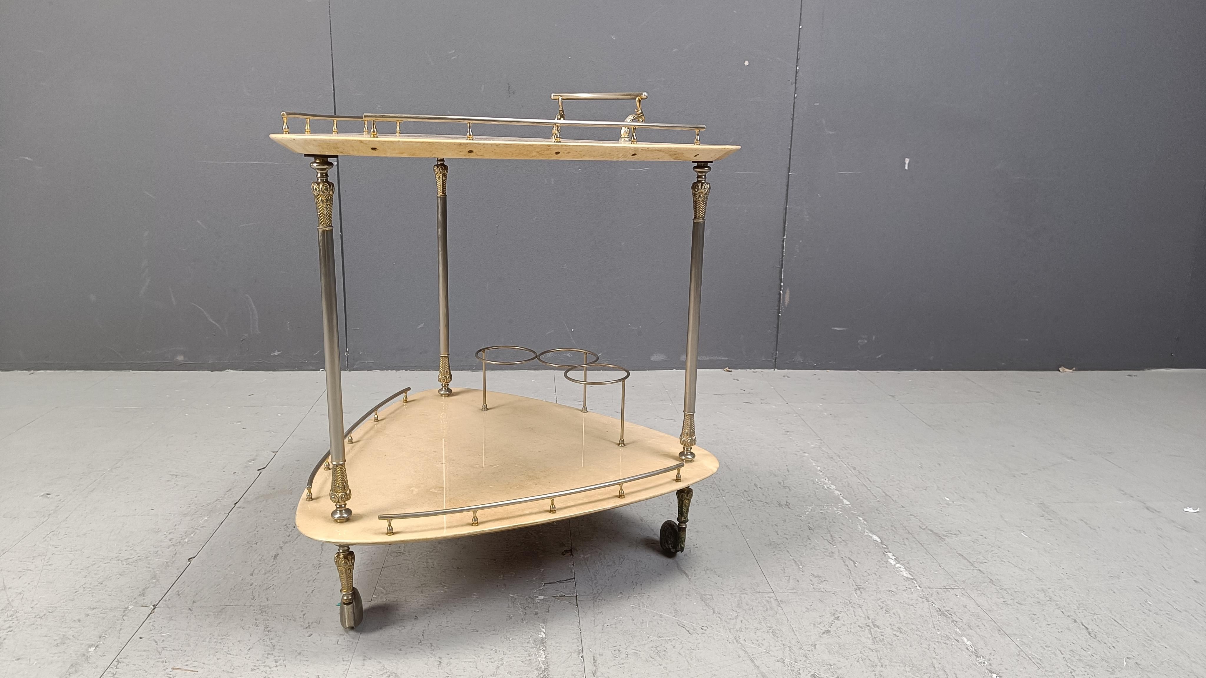 Carrito de bar italiano de piel de cabra lacada y pergamino de Aldo Tura, años 60 en Bueno estado para la venta en Leuven, Vlaams Gewest