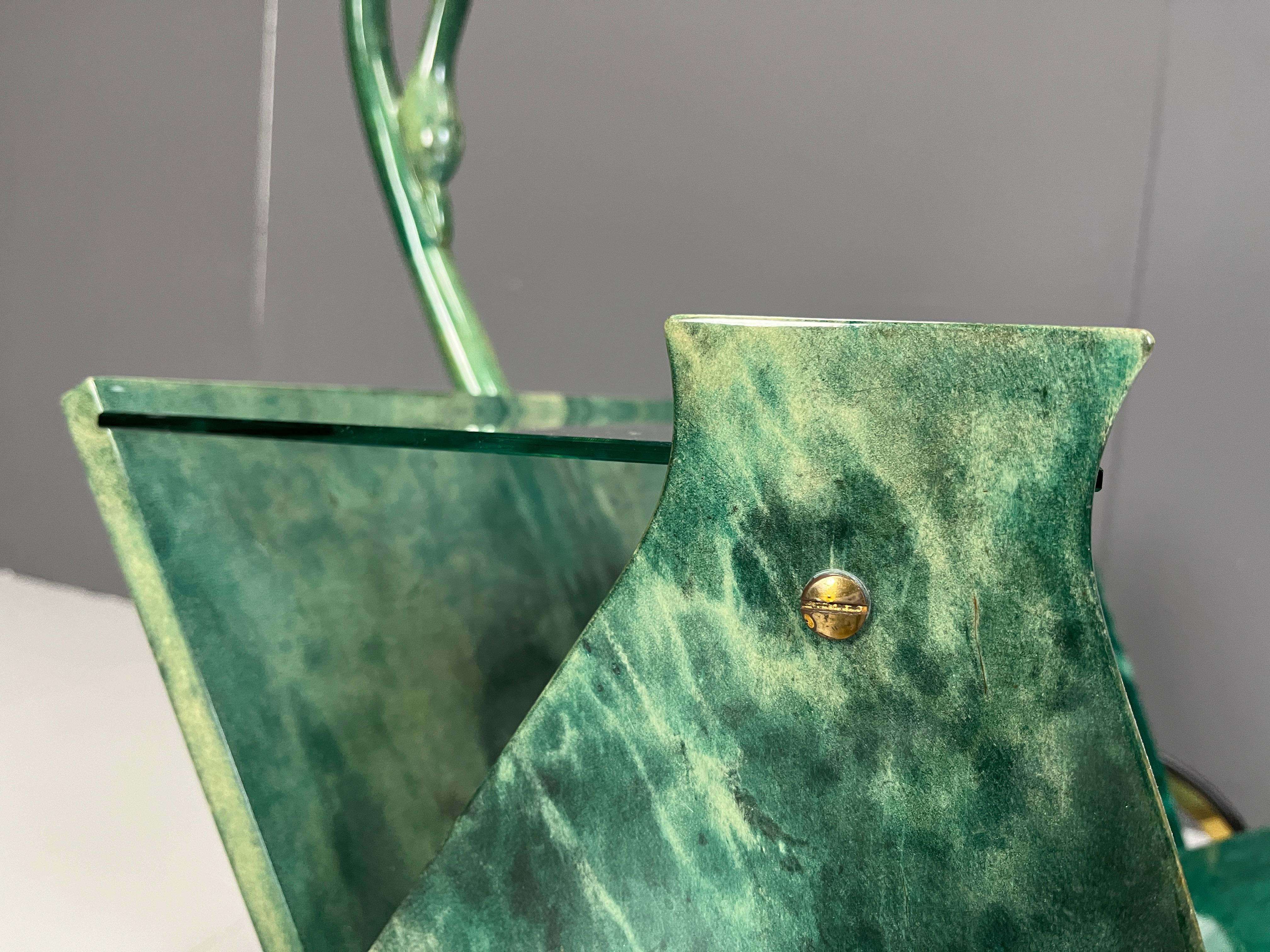 Italian Lacquered Goatskin Swan Bar Cart by Aldo Tura, 1960s In Excellent Condition For Sale In Leuven, Vlaams Gewest