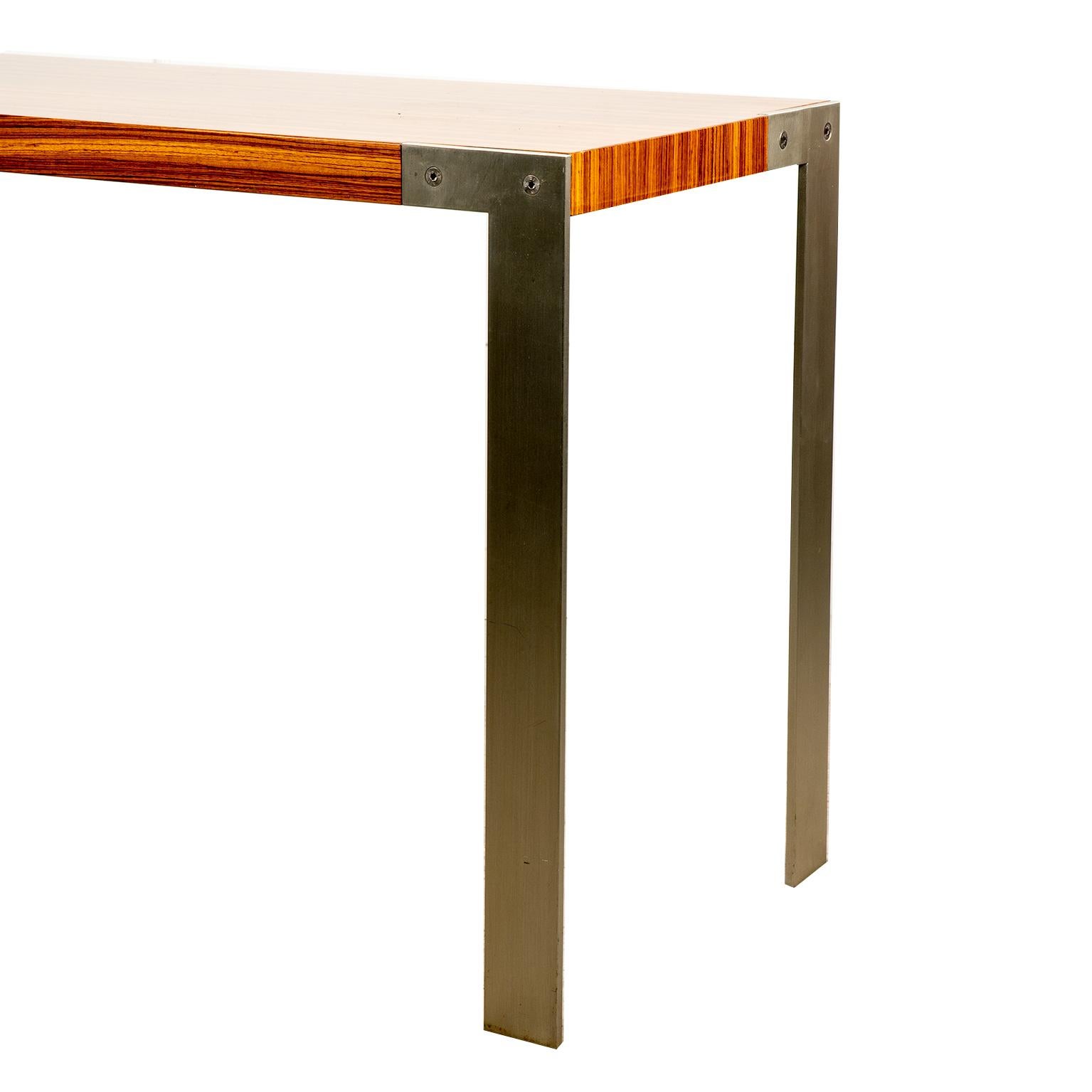 Consola Italiana De Madera Lacada By Desalto, Italia finales del siglo XX en venta
