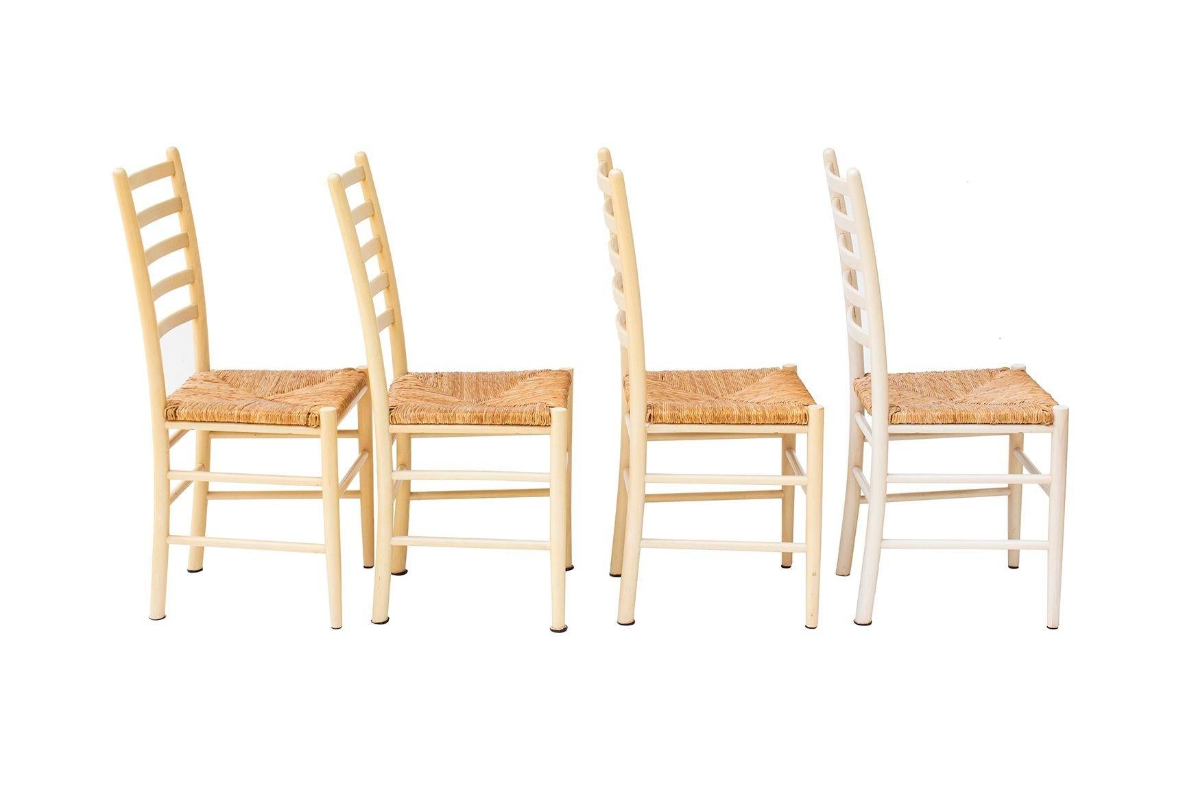Sedie da pranzo italiane con schienale a scaletta e sedute in giunco intrecciato, S/4 in vendita 1