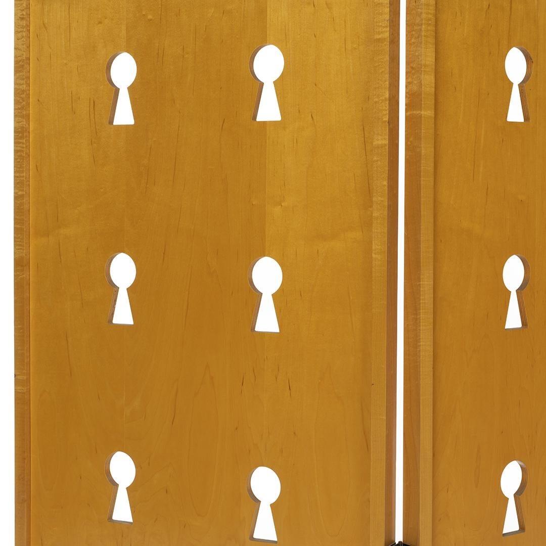 Late 20th Century Italian Laminated Maple Keyhole 3-Panel Folding Screen For Sale