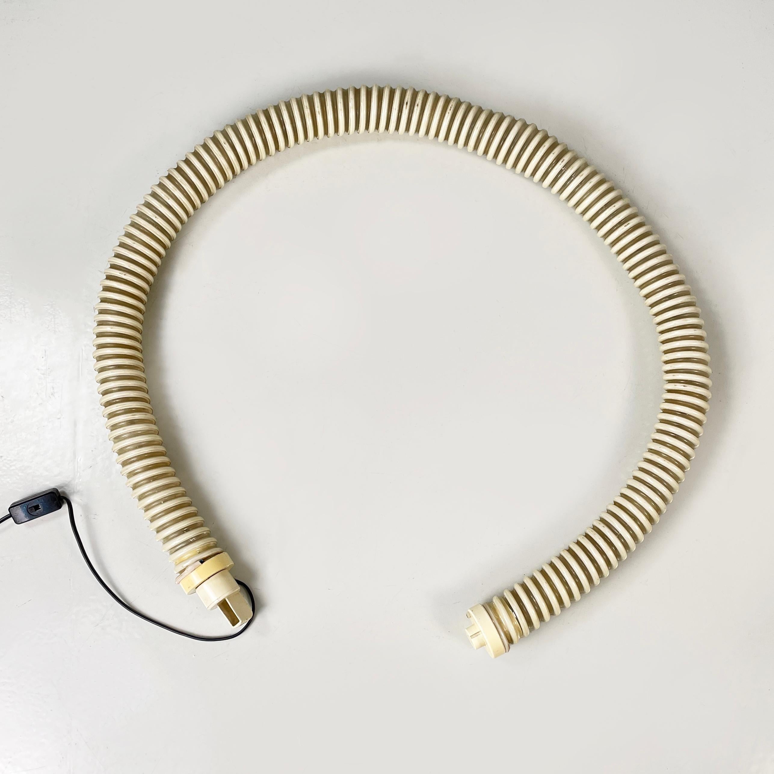 Plastica Lampada italiana Boalum di Livio Castiglioni Gianfranco Frattini per Artemide, anni '70 in vendita