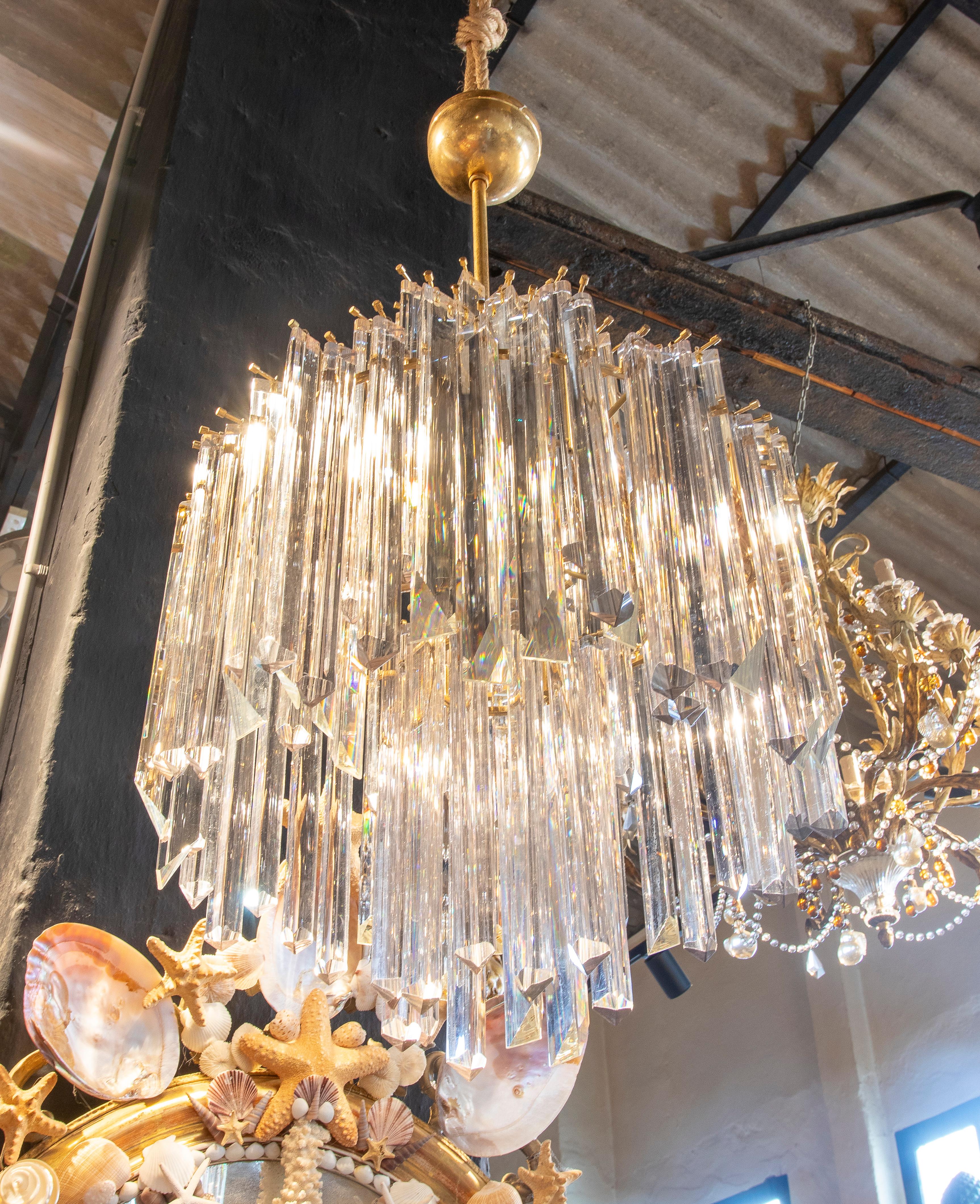 Italian Lamp Composed of Elongated Crystals and Gilded Metal Structure For Sale 6