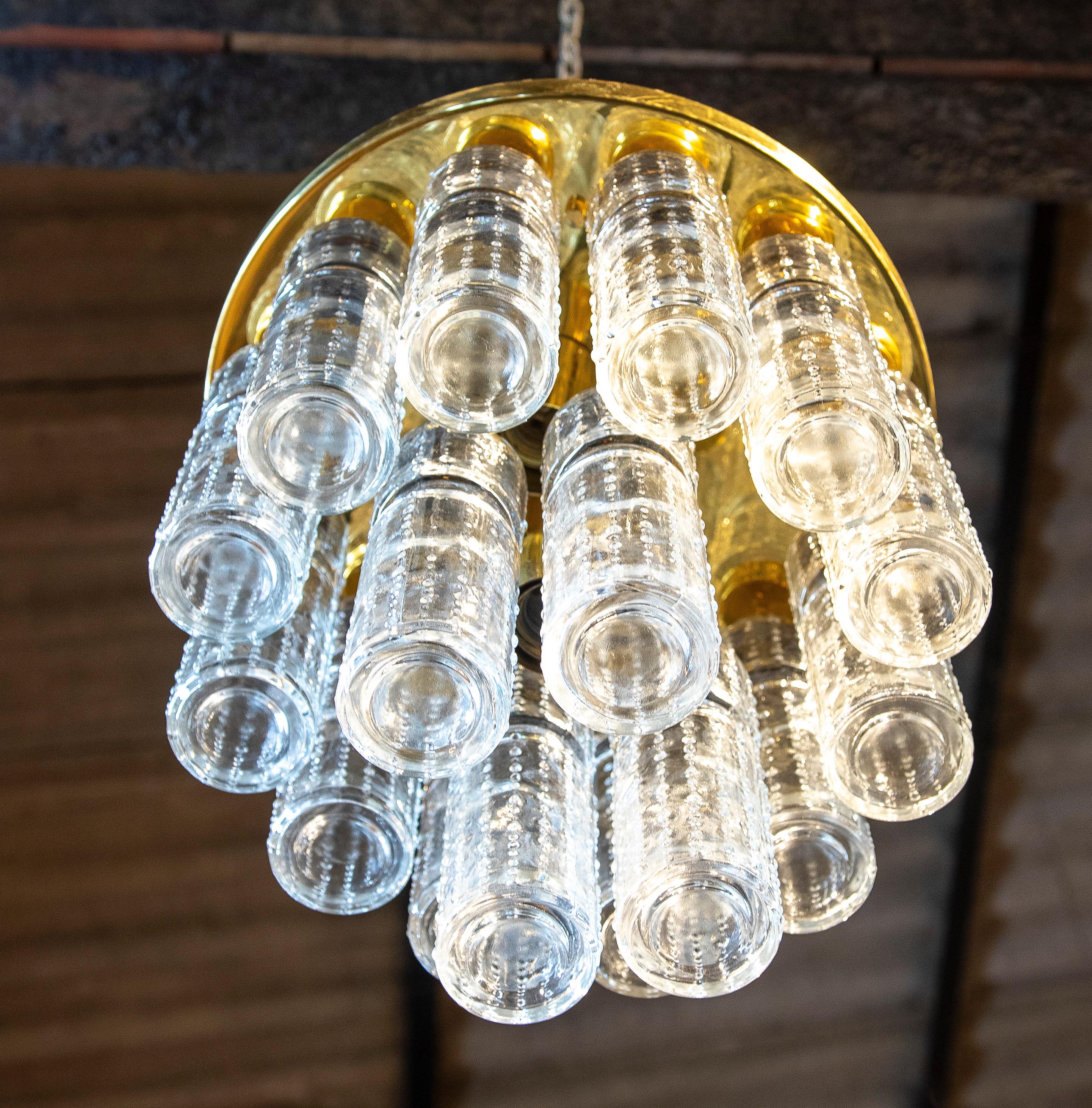 Lampe italienne composée de cristaux allongés et d'une structure en métal doré en vente 3