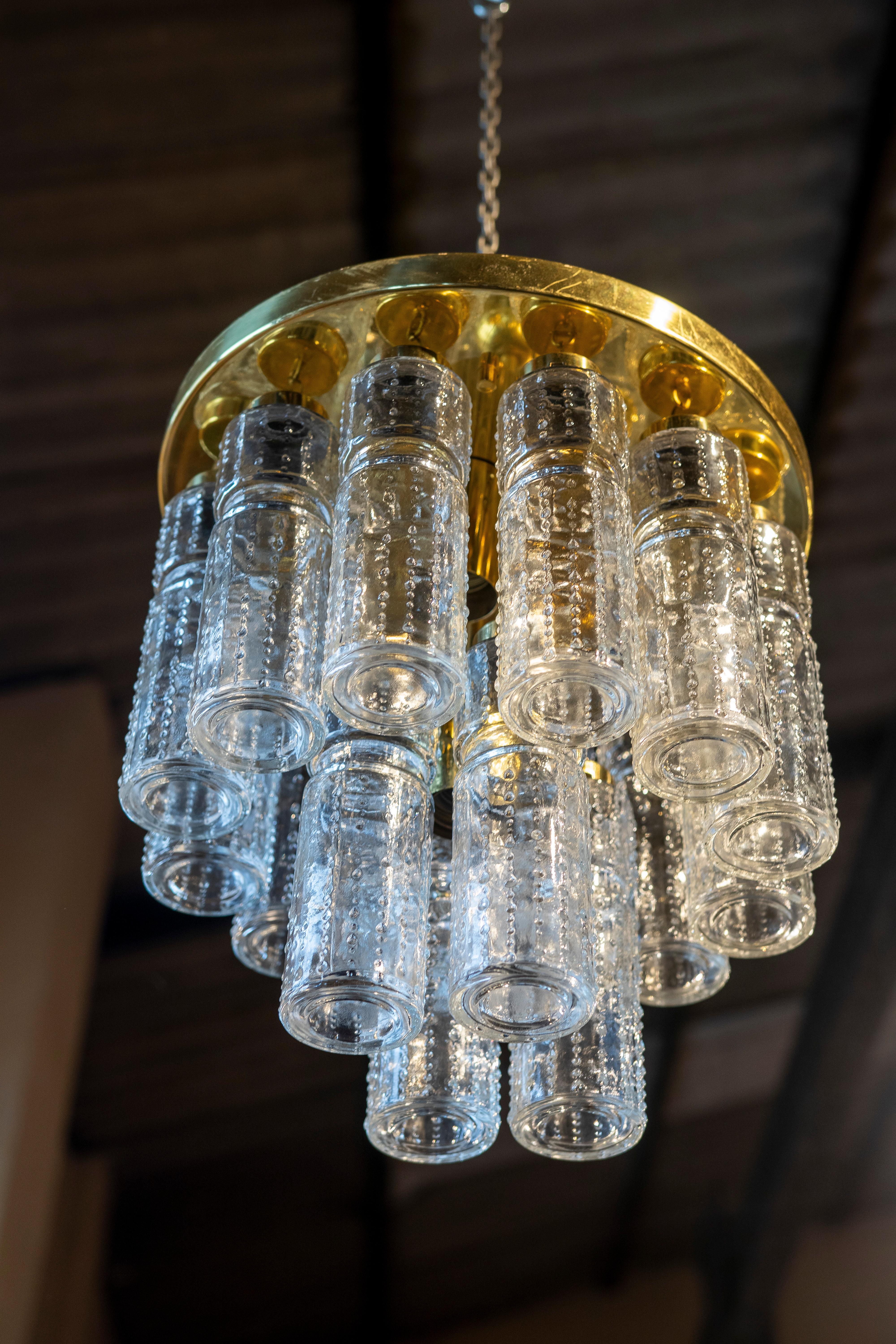 Italian Lamp Composed of Elongated Crystals and Gilded Metal Structure For Sale 5