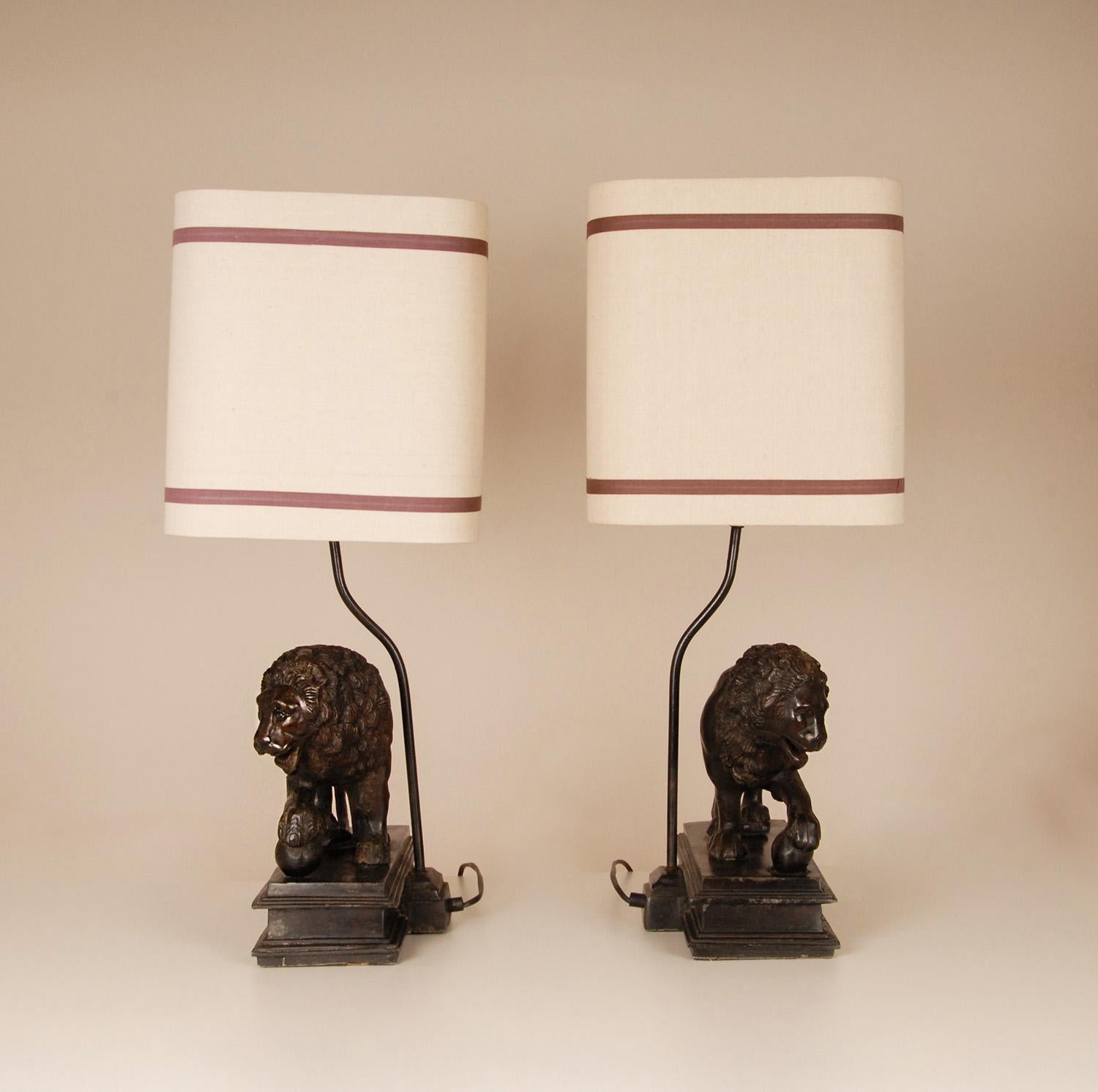 20th Century Italian Lamps Patinated Bronze Medici Lion Animal Figures Table Lamps a pair  For Sale