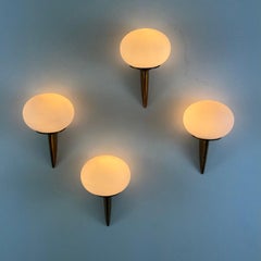 Appliques murales italiennes "Lancia" en laiton et verre opalin par Stilux Milano, années 1960