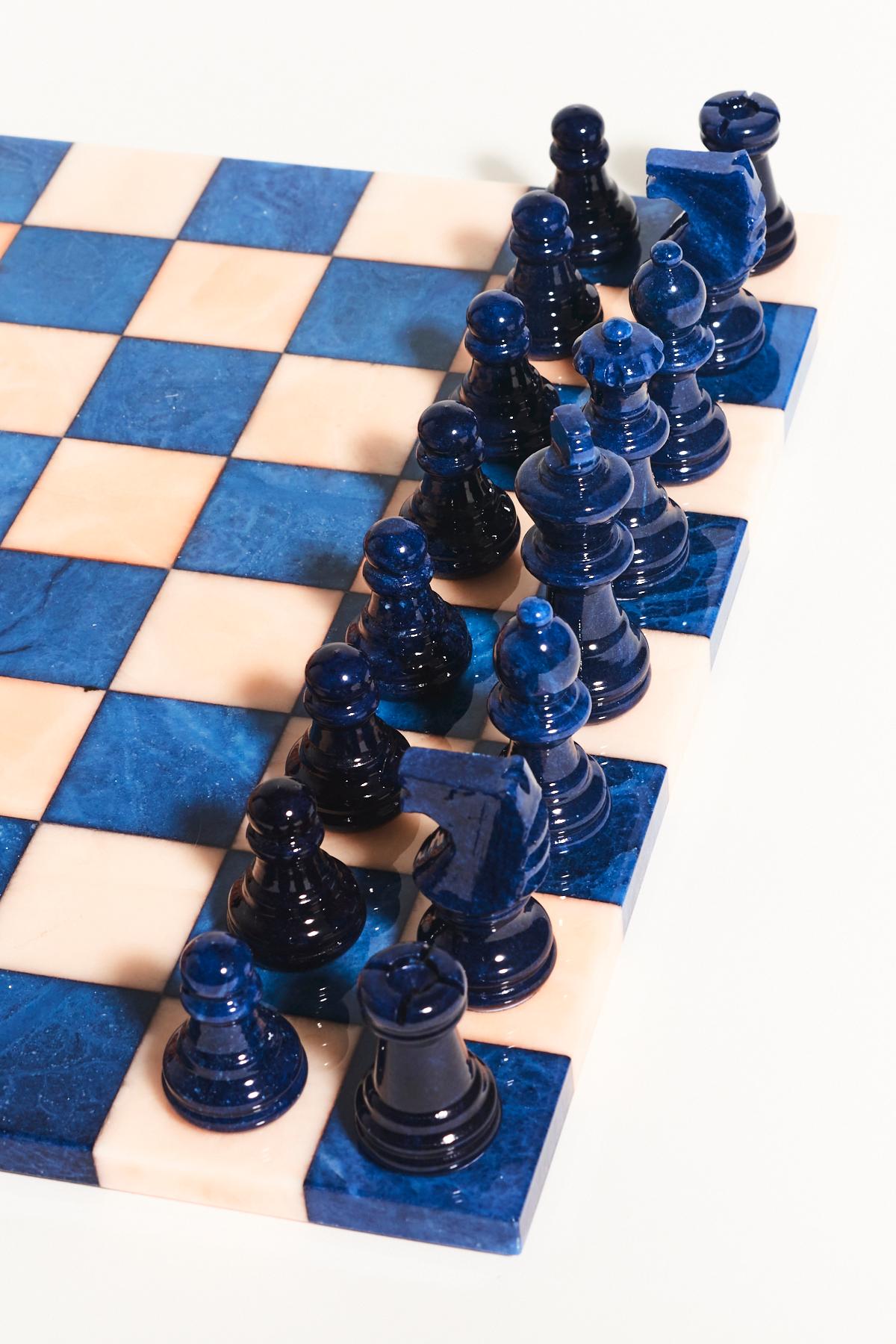 Italian Lapis Blue/Peach Large Alabaster Chess Set In New Condition In New York, NY