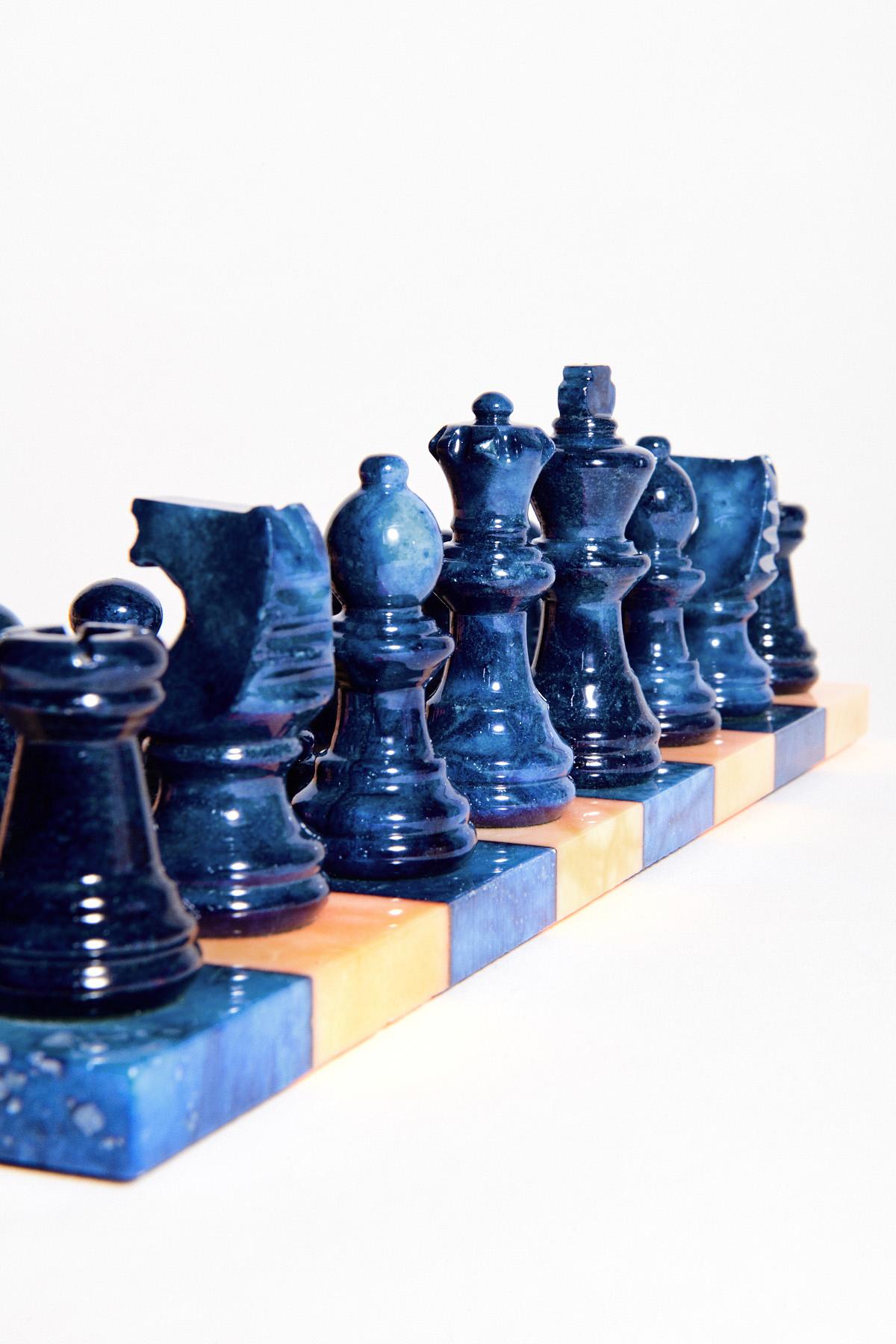 Italian Lapis Blue/Peach Large Alabaster Chess Set In New Condition For Sale In New York, NY