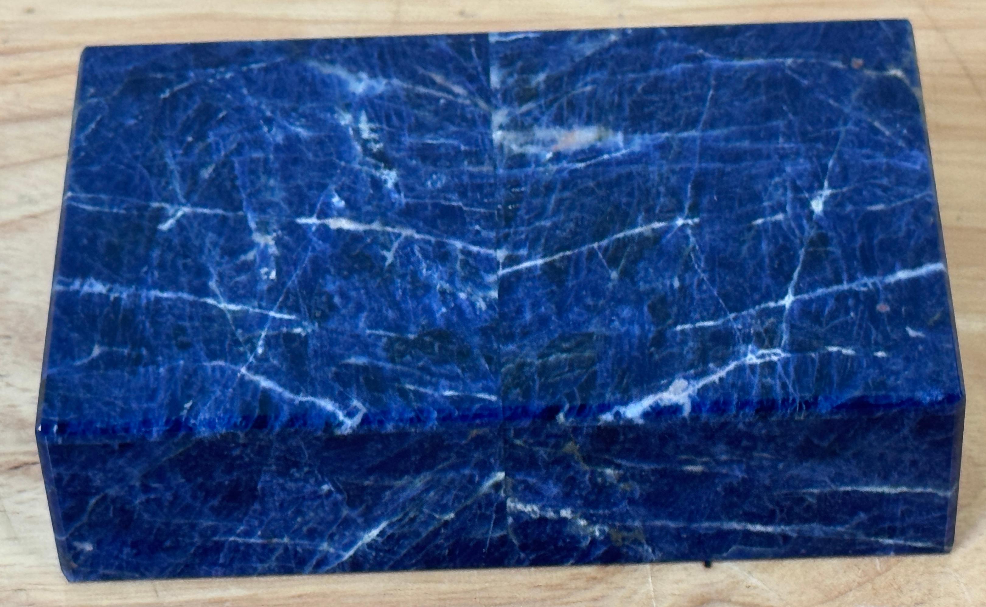 Fin du 20e siècle Boîte de table italienne en lapis-lazuli, cristal de roche et agate mousse, charnière en vermeil, années 1970 en vente