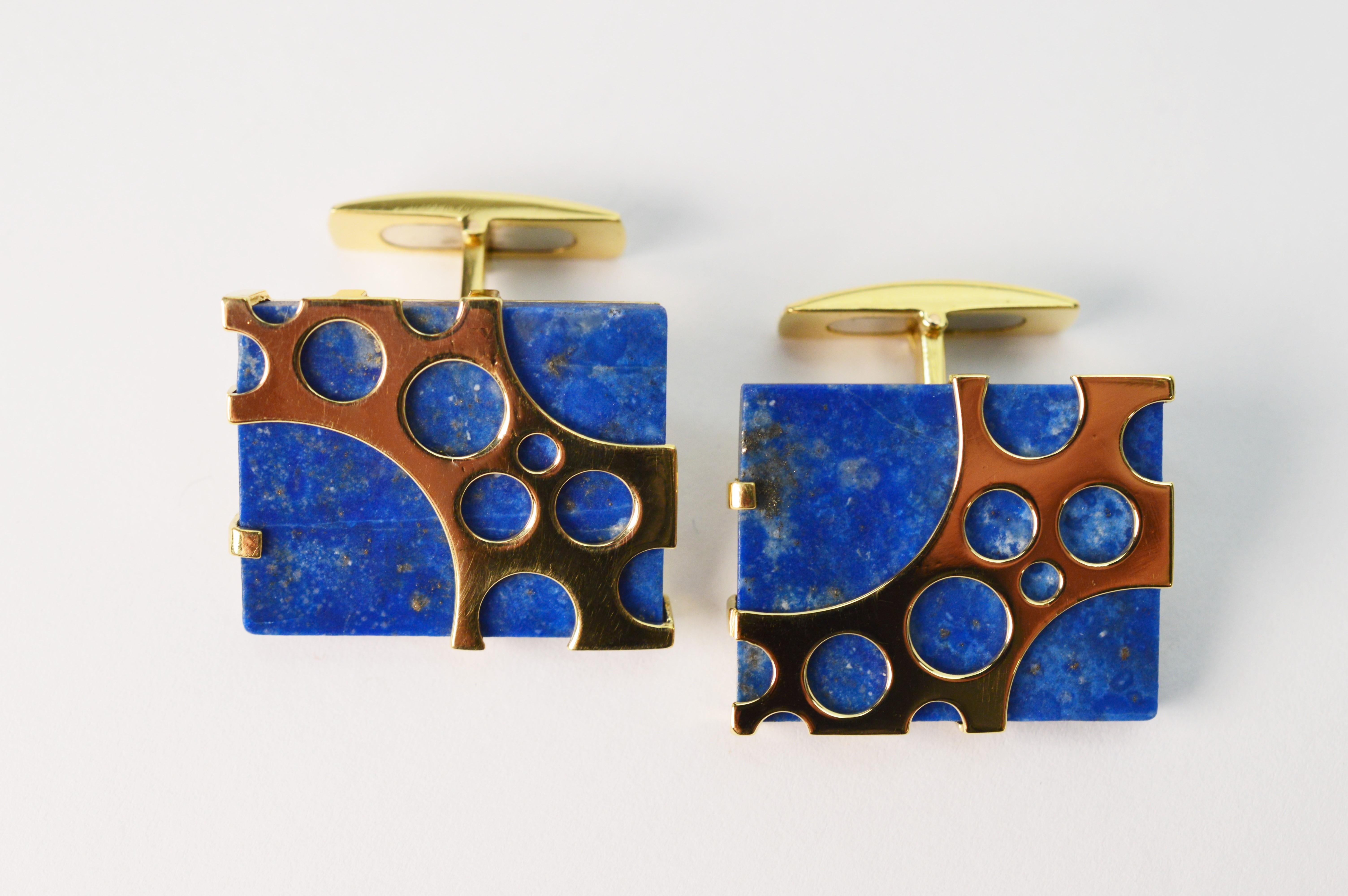 Taille carrée Boutons de manchette italiens en or jaune et lapis-lazuli en vente